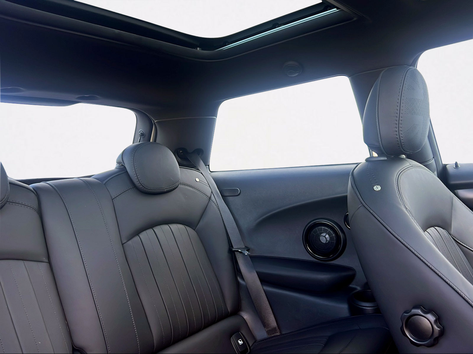 MINI Cooper SE Resolute Edition-image-8