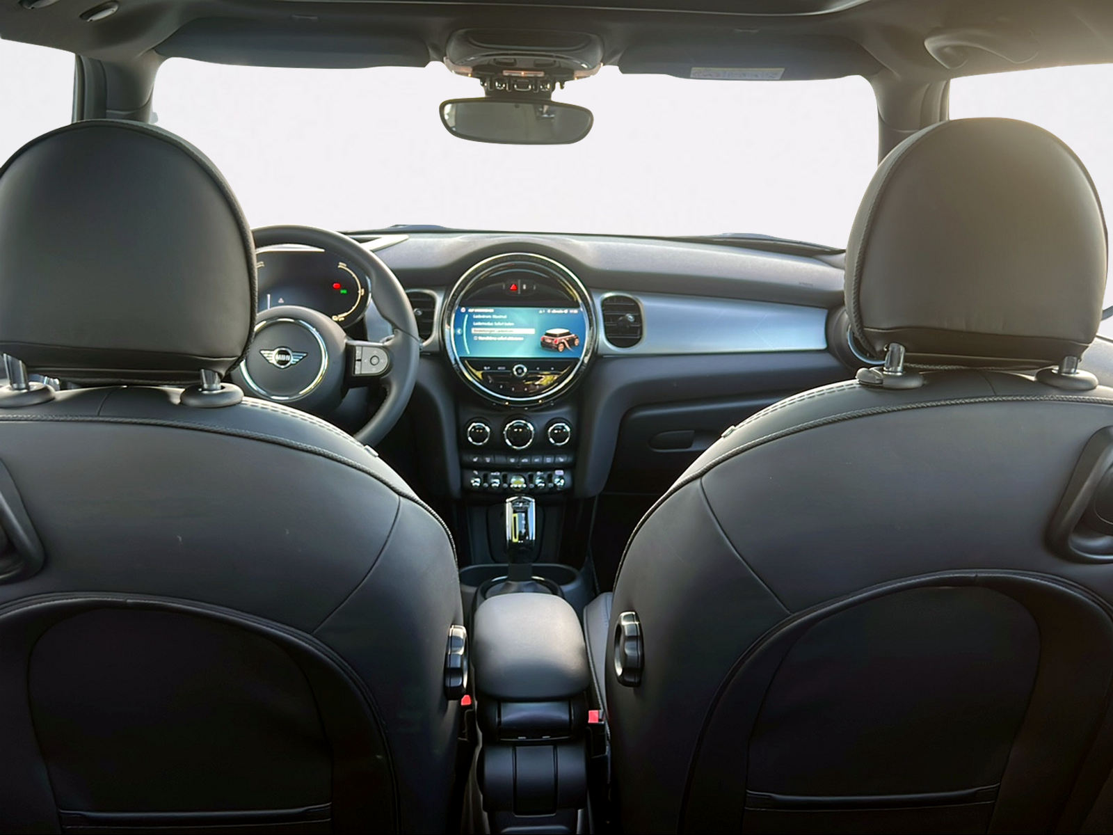 MINI Cooper SE Resolute Edition-image-3