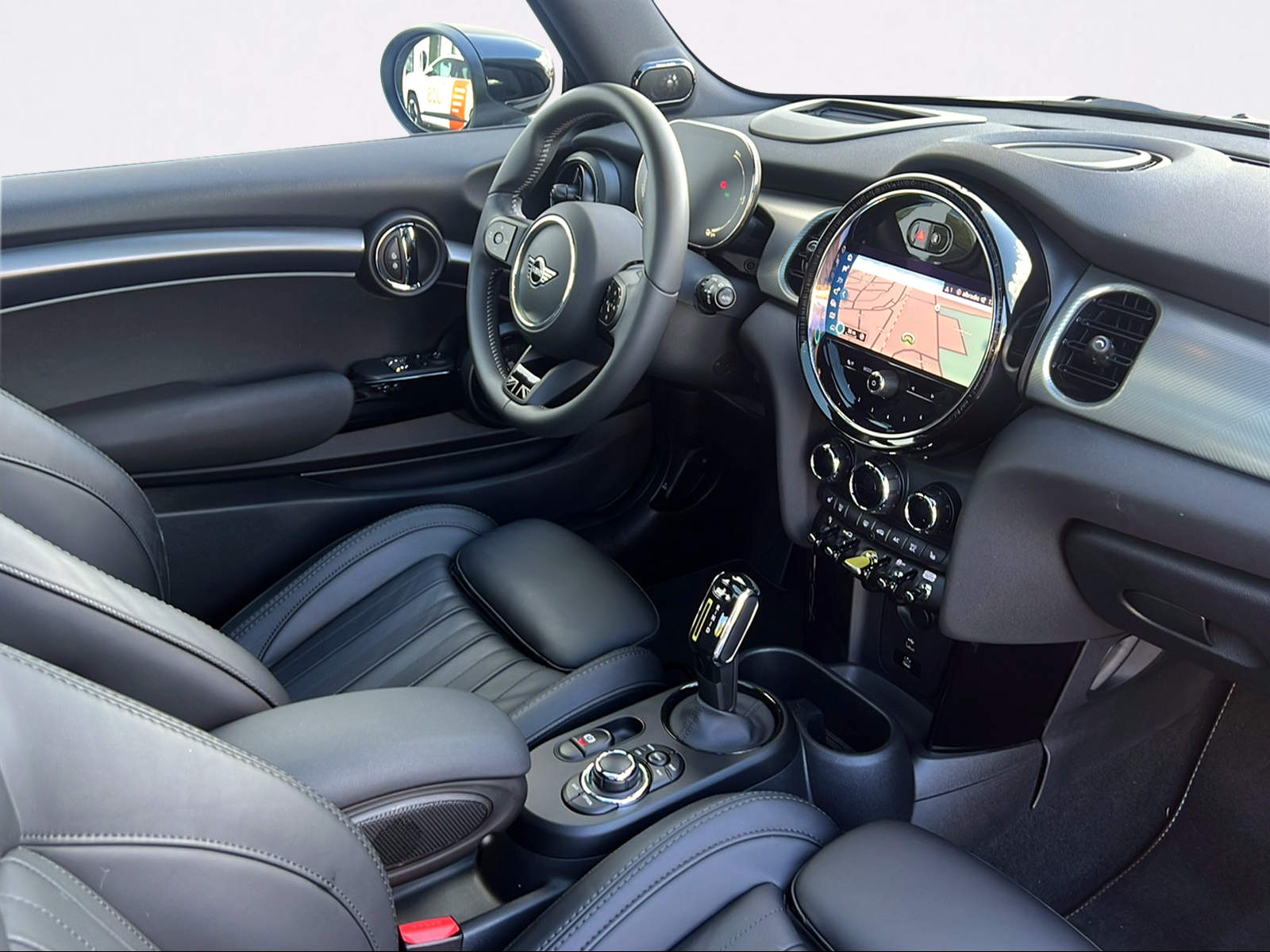 MINI Cooper SE Resolute Edition-image-2