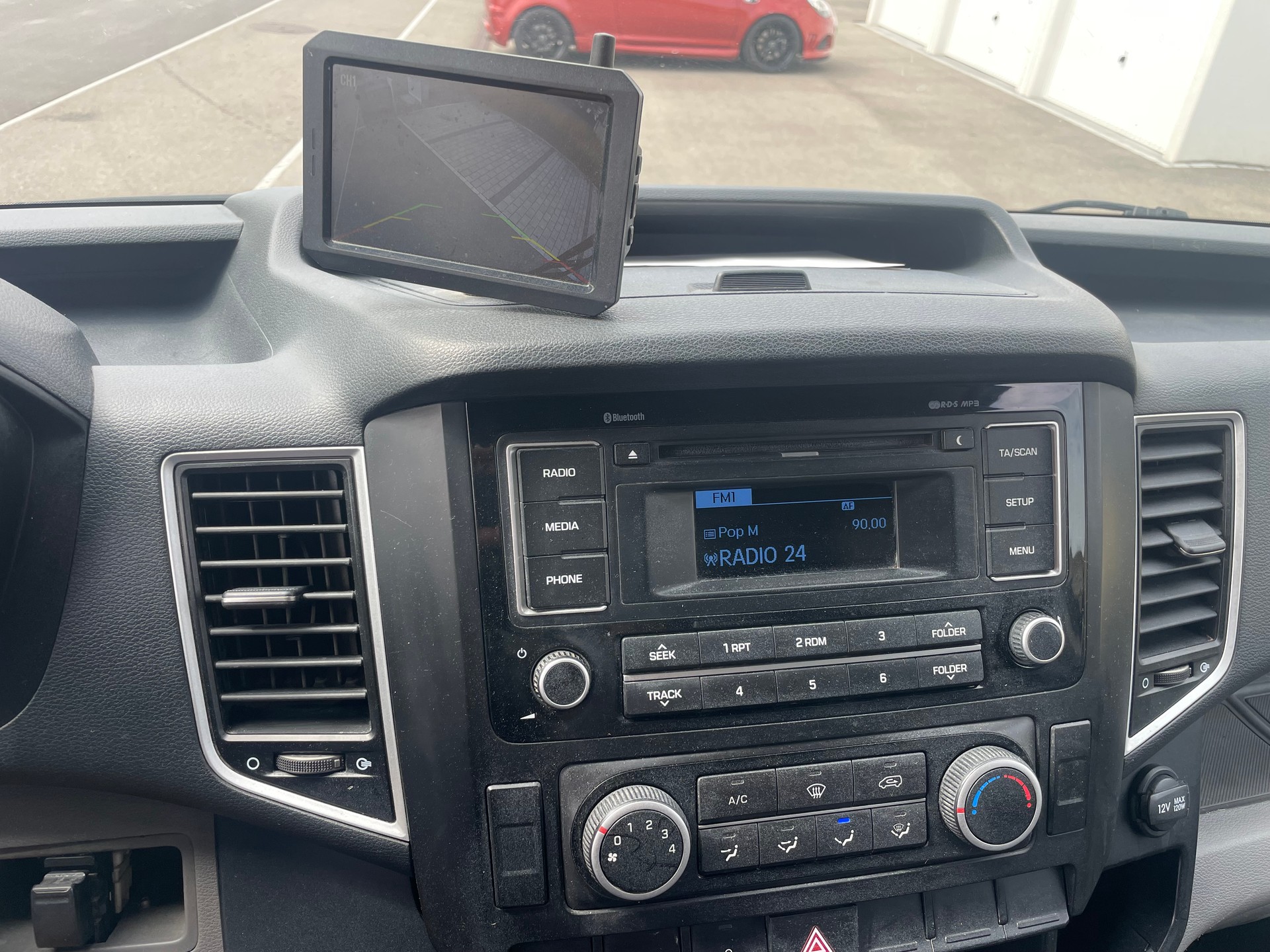 HYUNDAI H350 2.5 CRDi Frisch MFK AHK 3000 kg-image-13