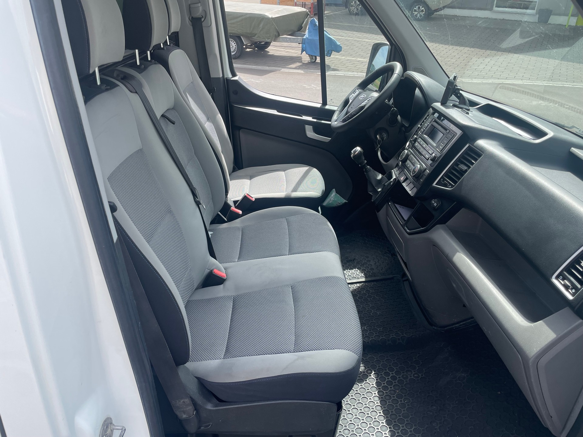 HYUNDAI H350 2.5 CRDi Frisch MFK AHK 3000 kg-image-14