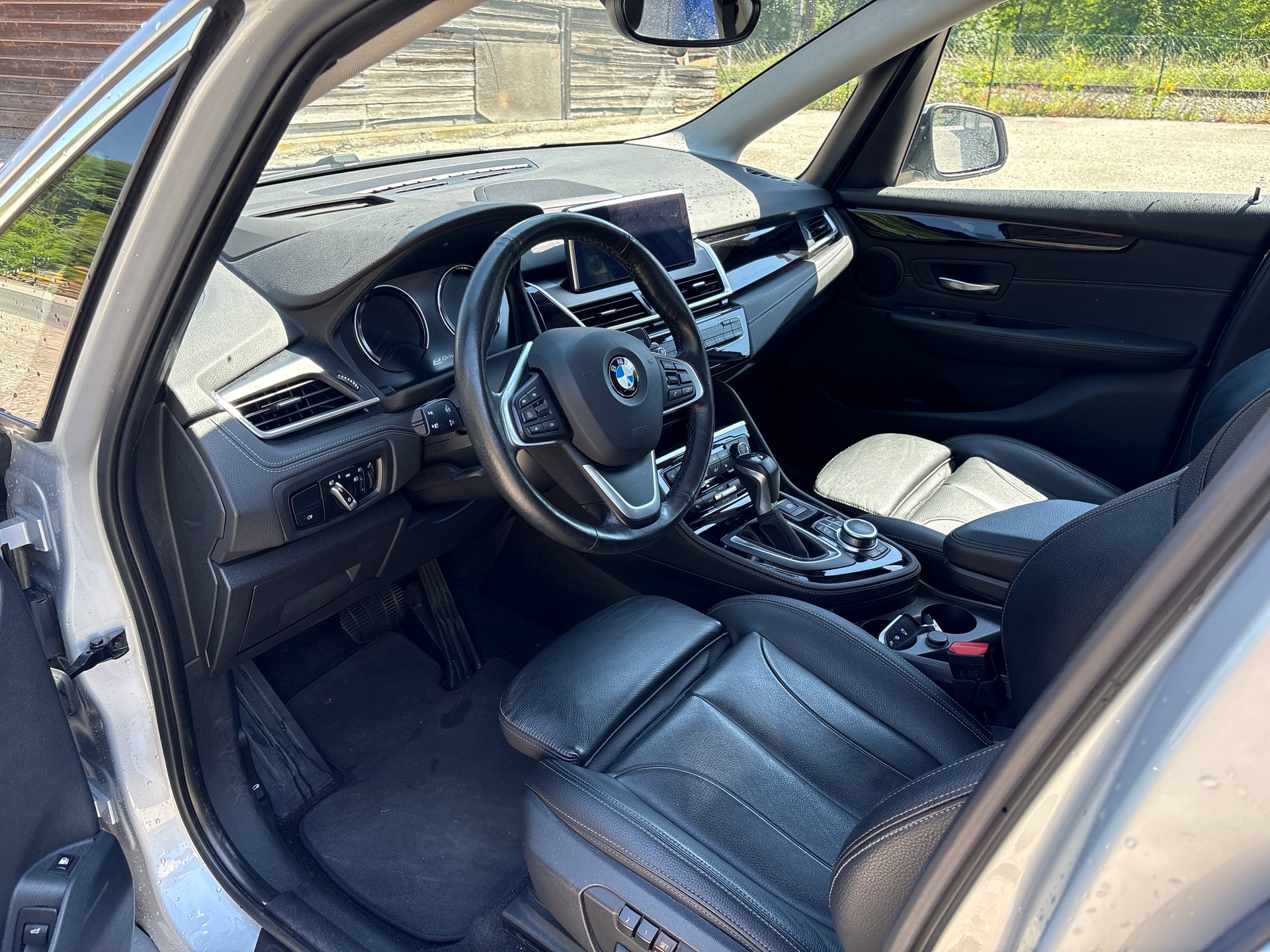 BMW 225xe iPerformance Active Tourer Steptronic Luxury Line-image-7