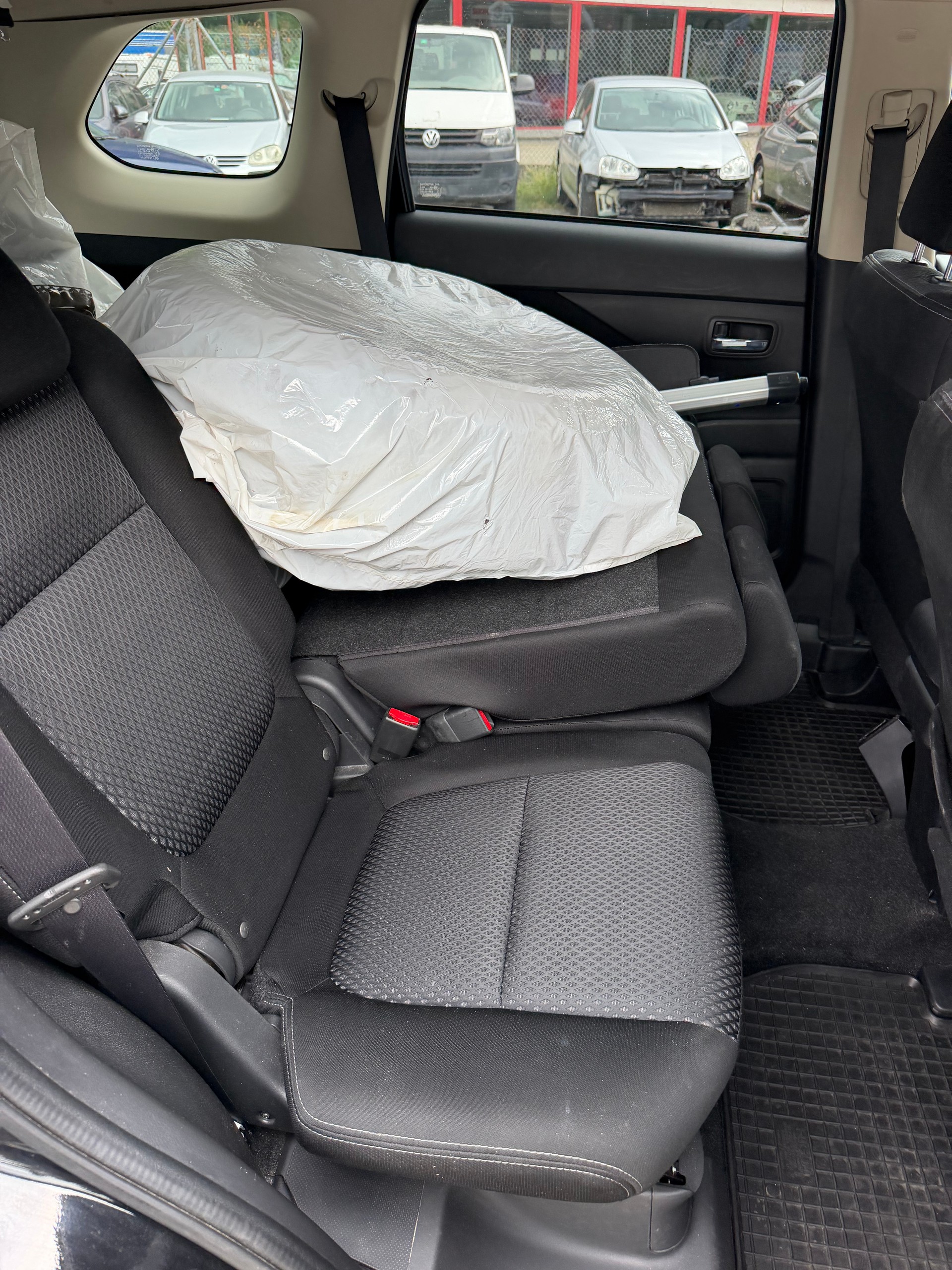 MITSUBISHI Outlander 2.2 DID Diamond 4WD Automatic-image-7