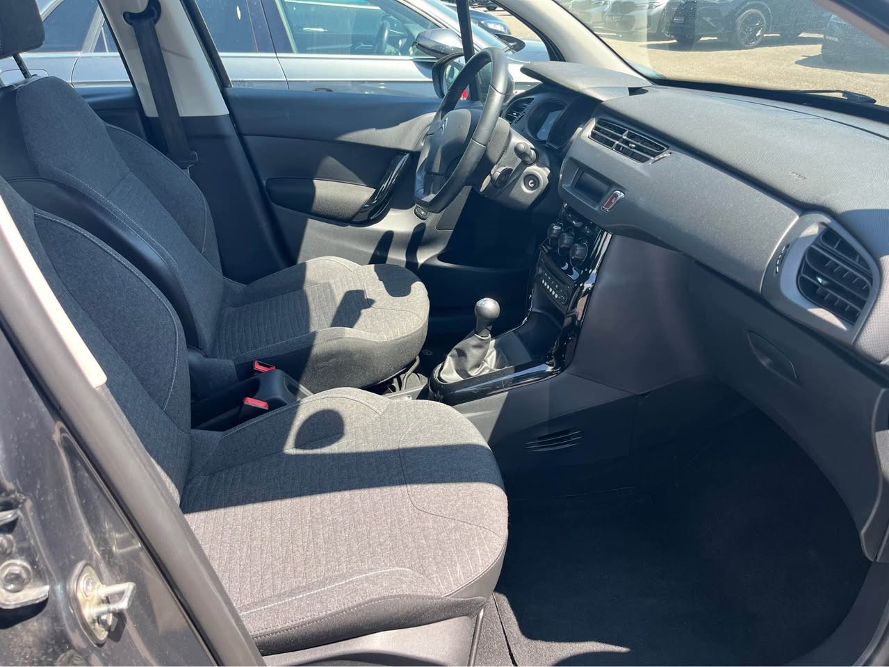 CITROEN C3 1.2i Exclusive-image-8