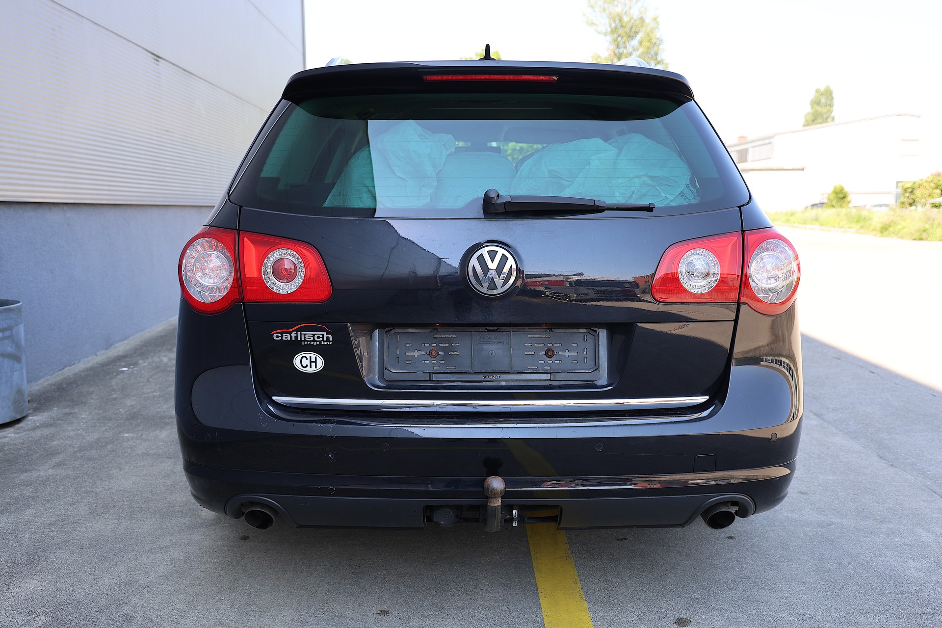 VW Passat Variant 2.0 TDI R-Line 4Motion DSG-image-3