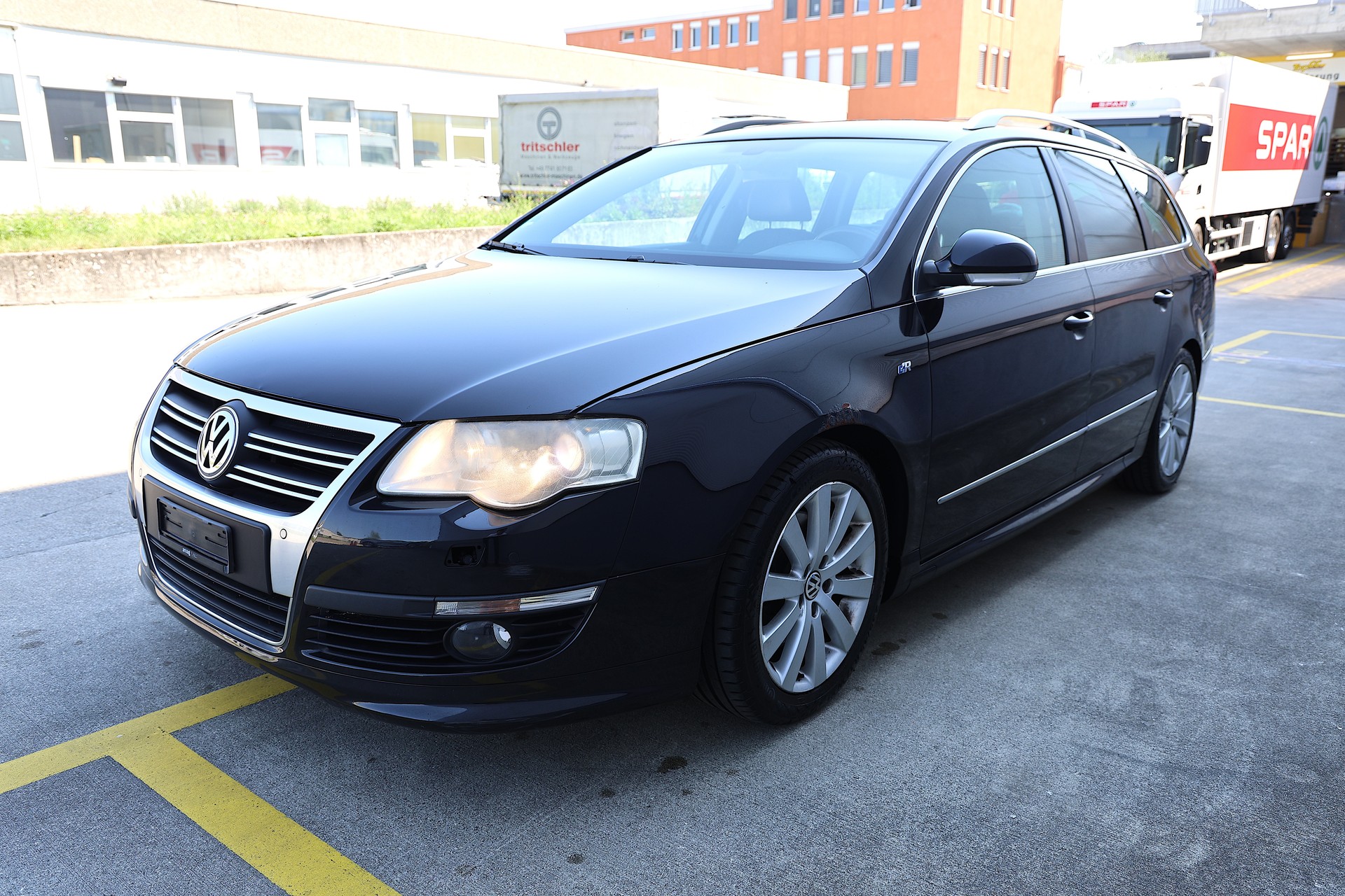 VW Passat Variant 2.0 TDI R-Line 4Motion DSG-image-6