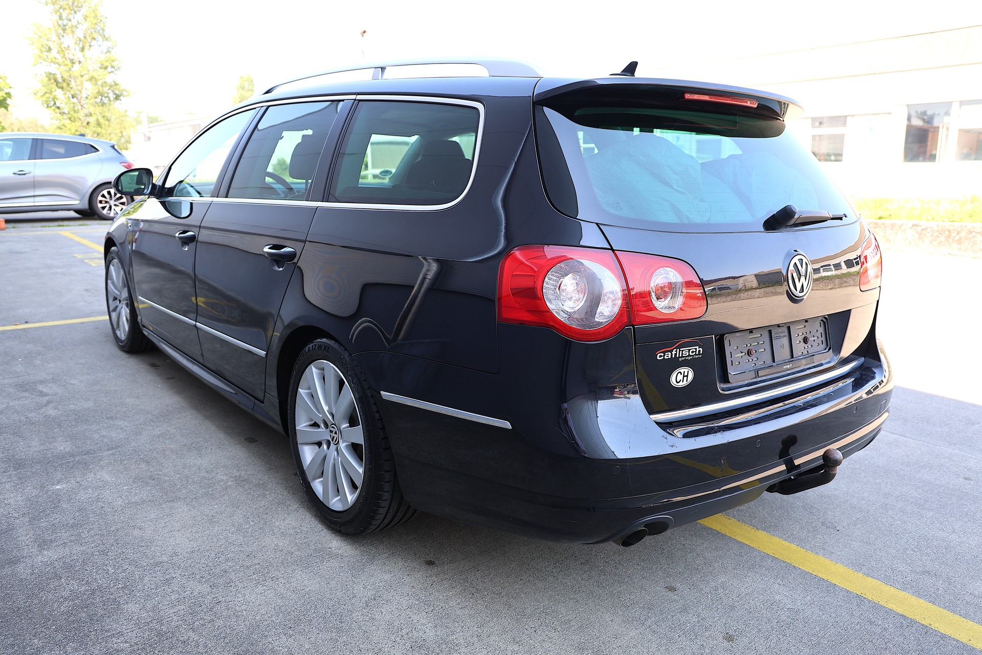 VW Passat Variant 2.0 TDI R-Line 4Motion DSG-image-5