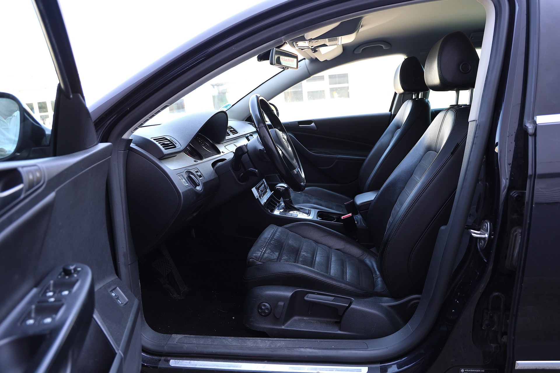 VW Passat Variant 2.0 TDI R-Line 4Motion DSG-image-10