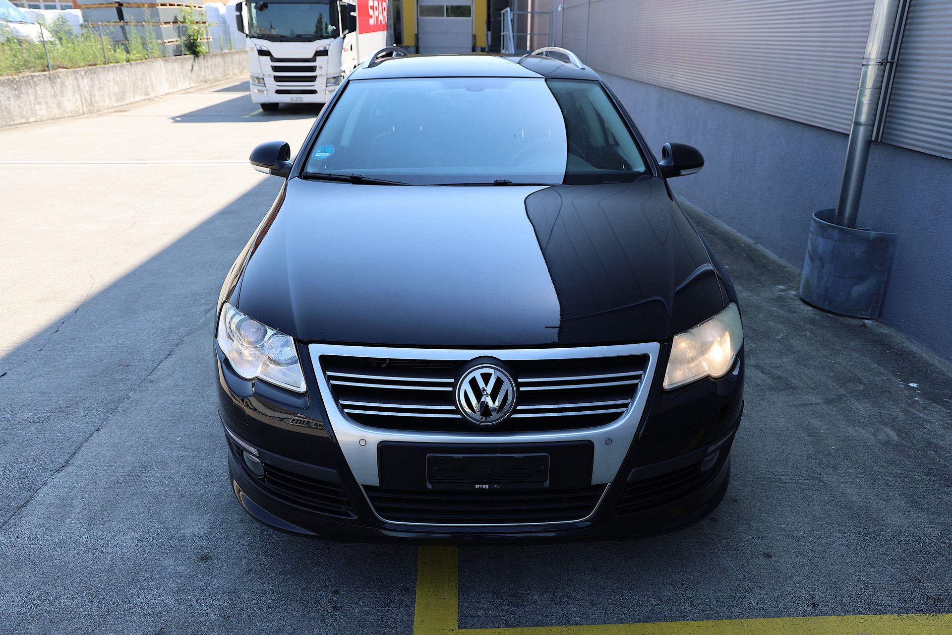 VW Passat Variant 2.0 TDI R-Line 4Motion DSG-image-8