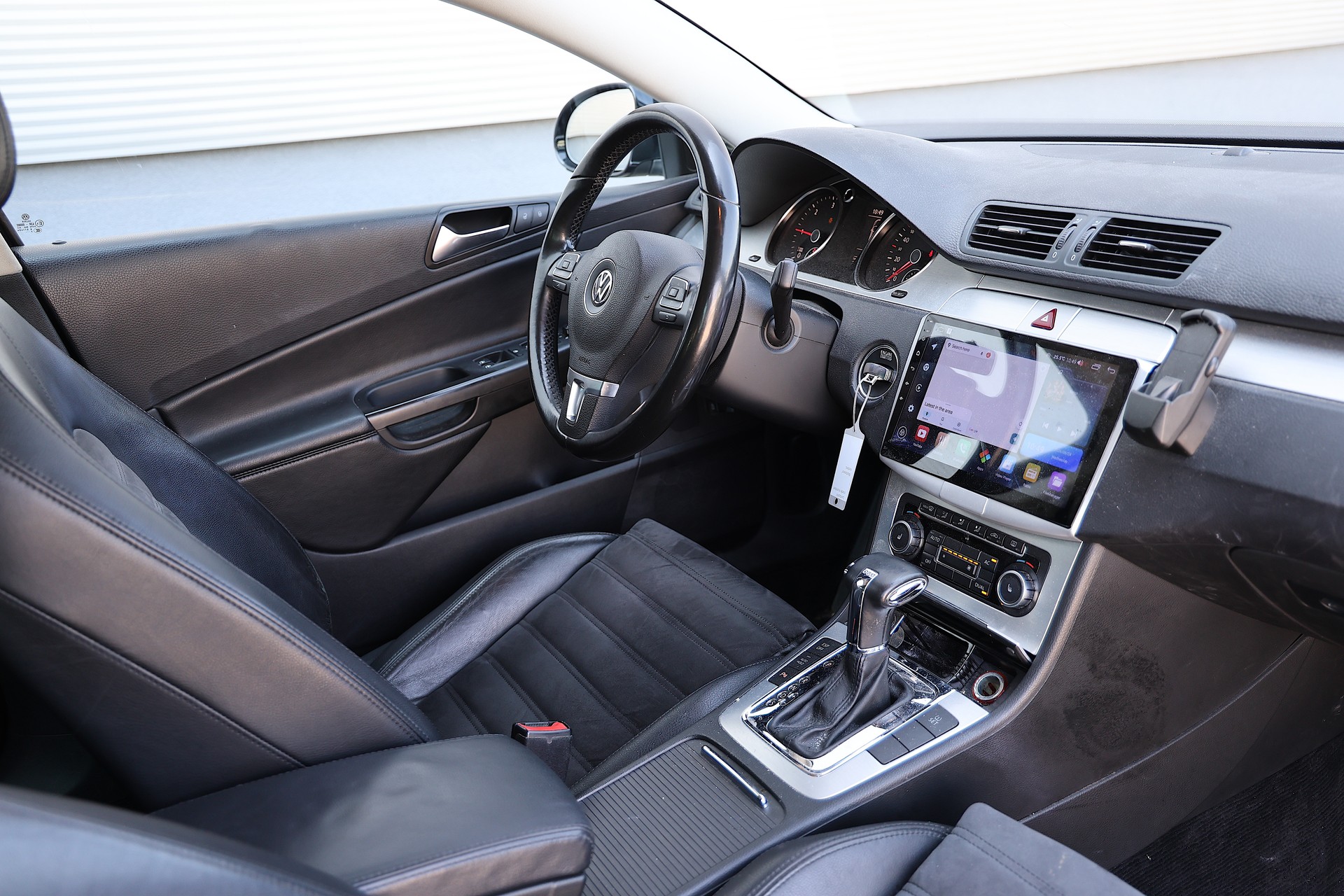 VW Passat Variant 2.0 TDI R-Line 4Motion DSG-image-17