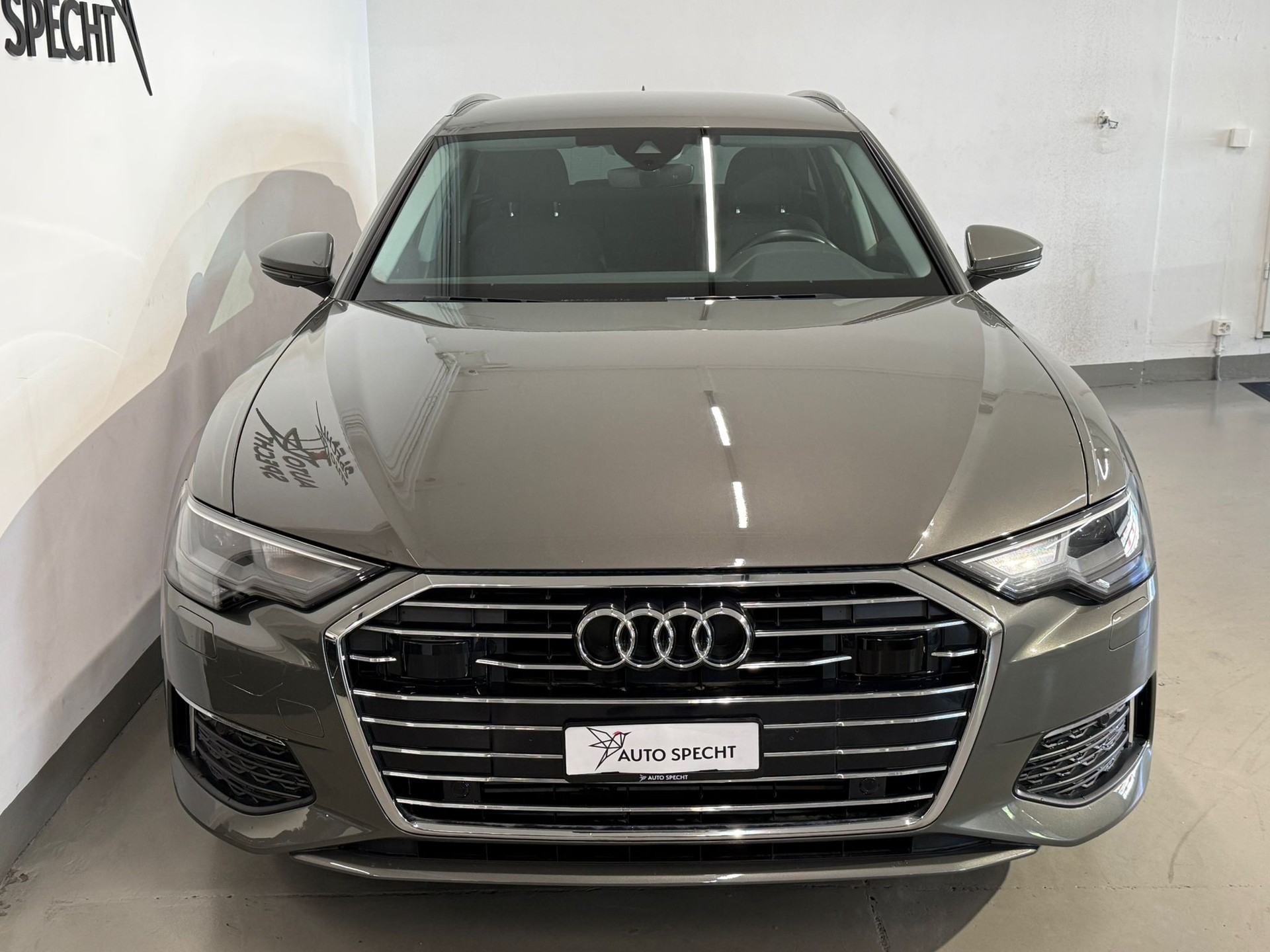 AUDI A6 Avant 45 TFSI Design S-tronic-image-2