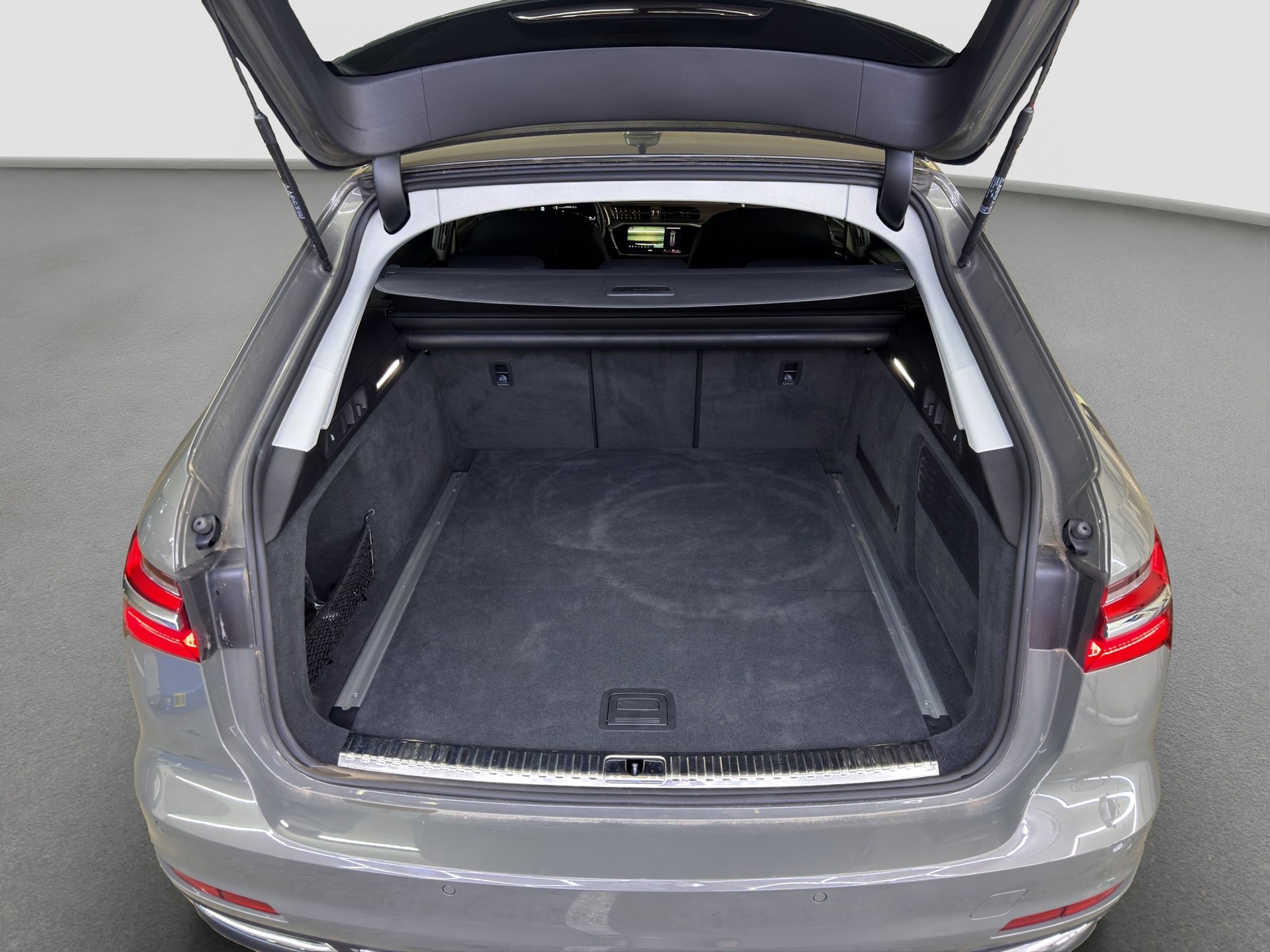 AUDI A6 Avant 45 TFSI Design S-tronic-image-29