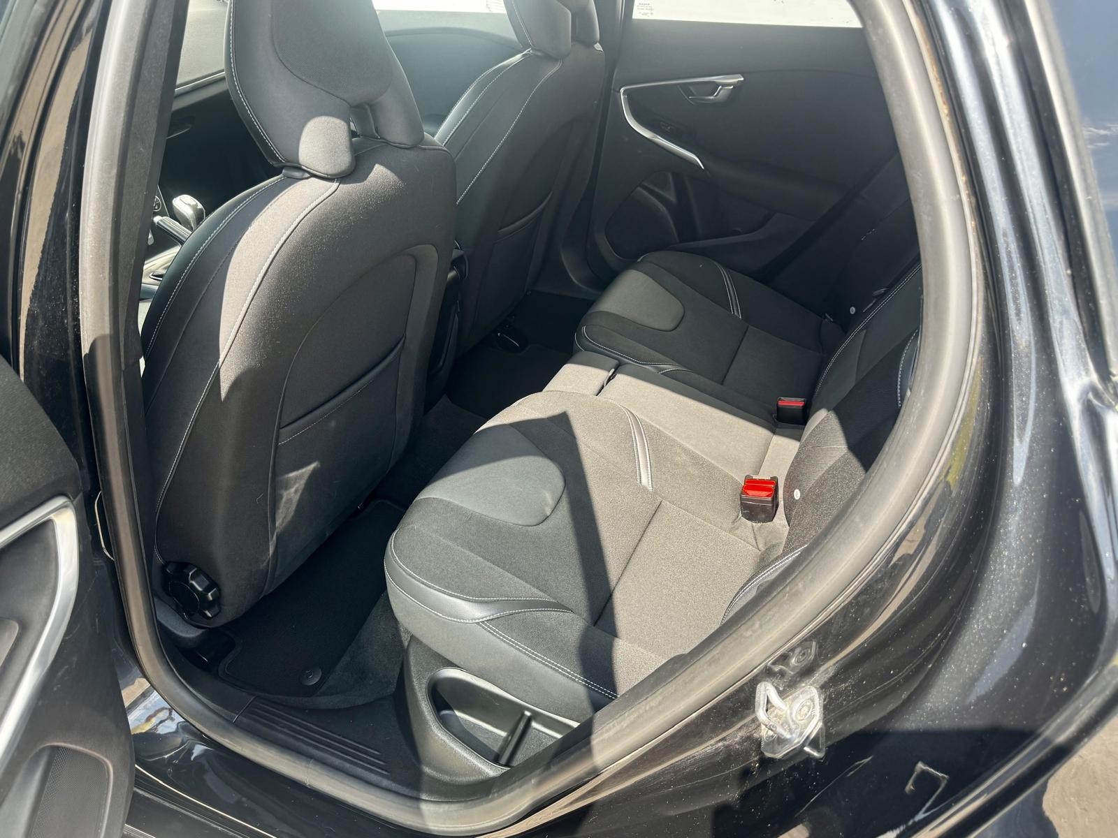 VOLVO V40 T2 Momentum-image-9