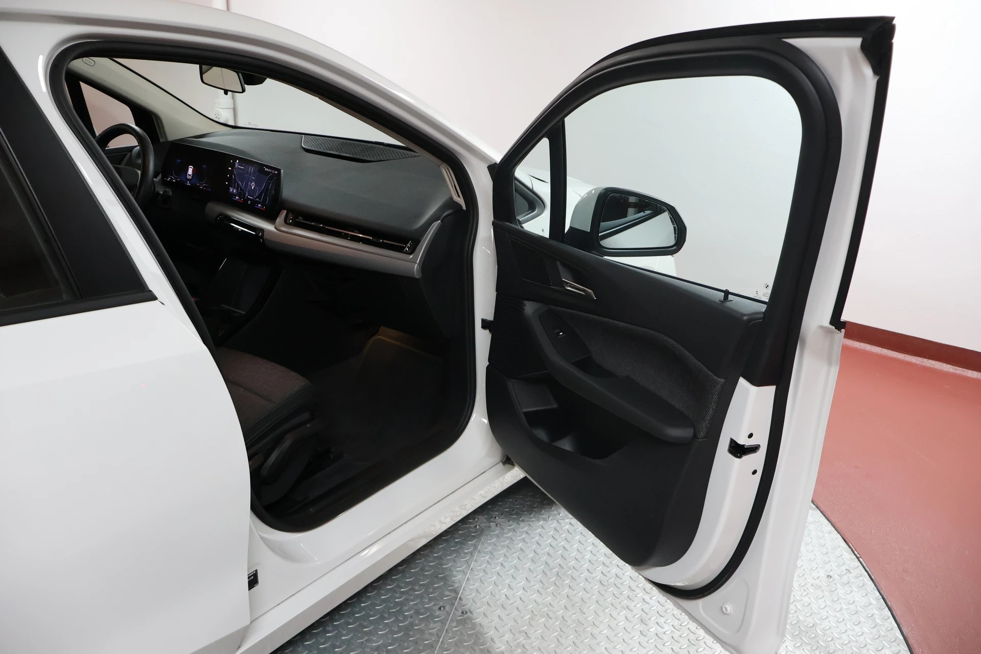 BMW 223d Active Tourer xDrive DKG-image-14