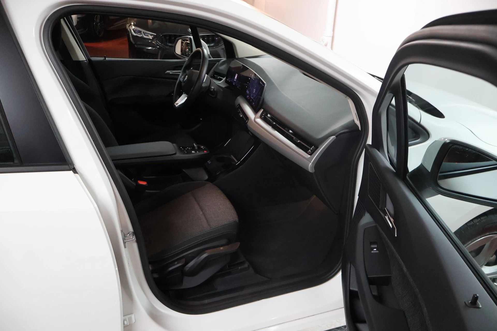 BMW 223d Active Tourer xDrive DKG-image-13