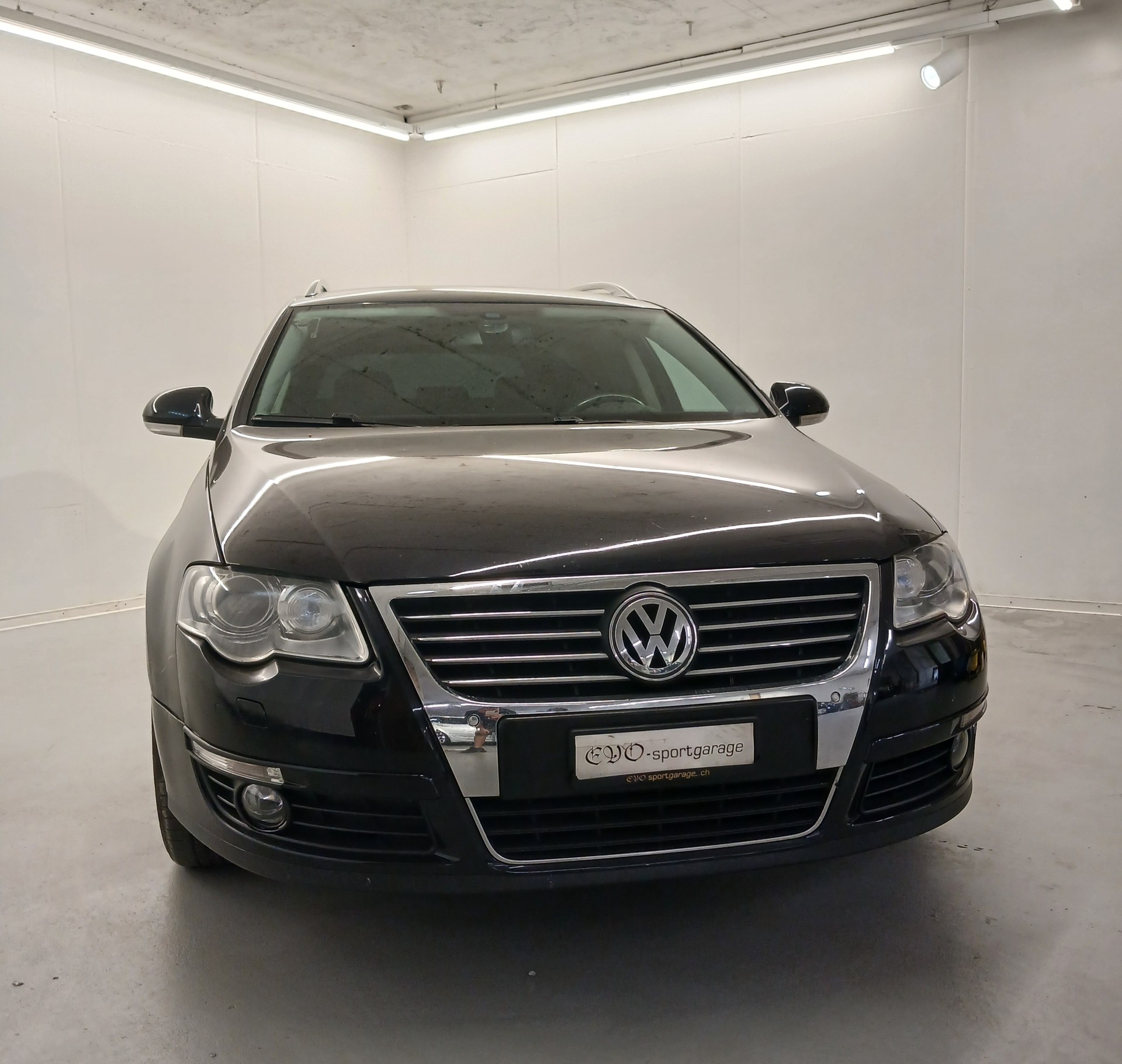 VW Passat Variant 2.0T FSI Highline DSG-image-0