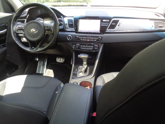 KIA Niro 1.6GDi Hybrid Style DCT-image-3