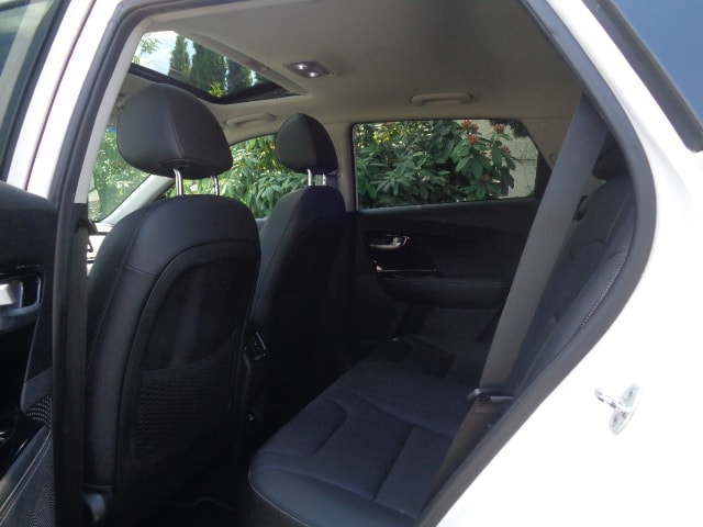 KIA Niro 1.6GDi Hybrid Style DCT-image-5