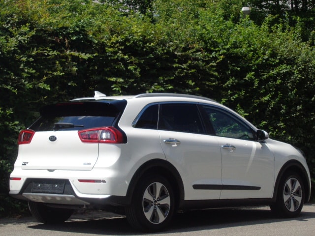 KIA Niro 1.6GDi Hybrid Style DCT-image-15