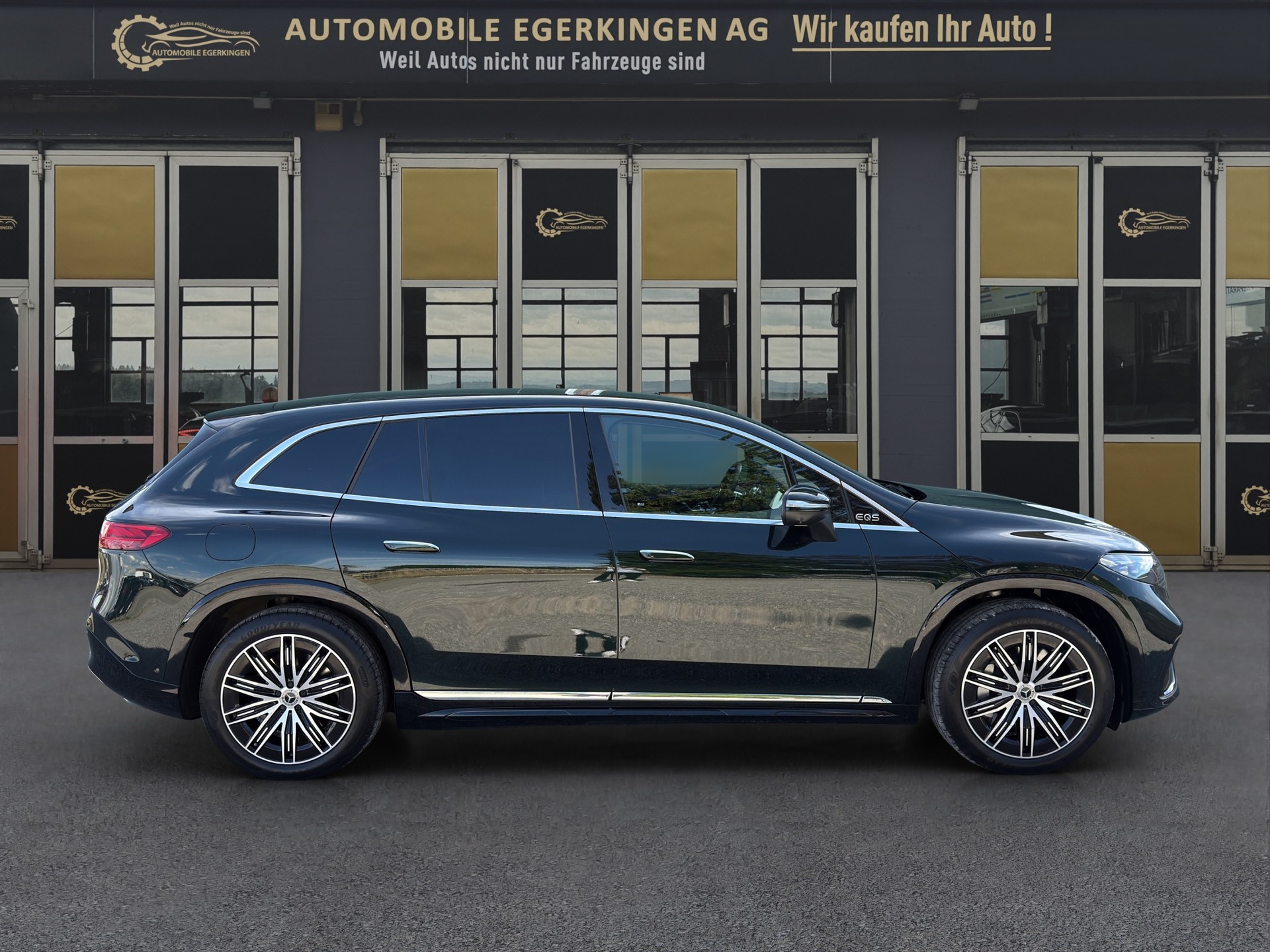 MERCEDES-BENZ EQS 580 Executive Edition AMG Line 4matic-image-3