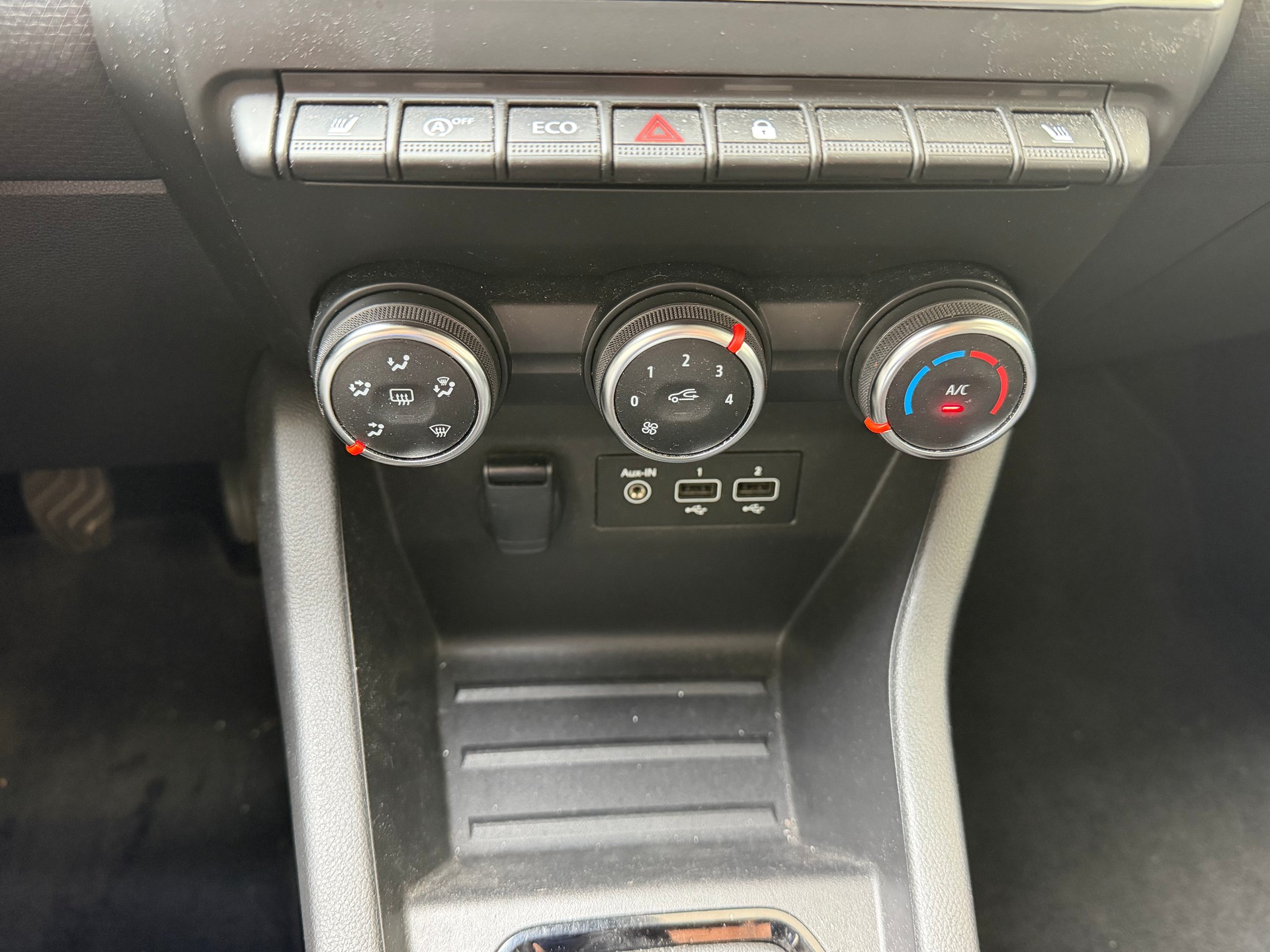 RENAULT Clio 1.0 Equilibre-image-13