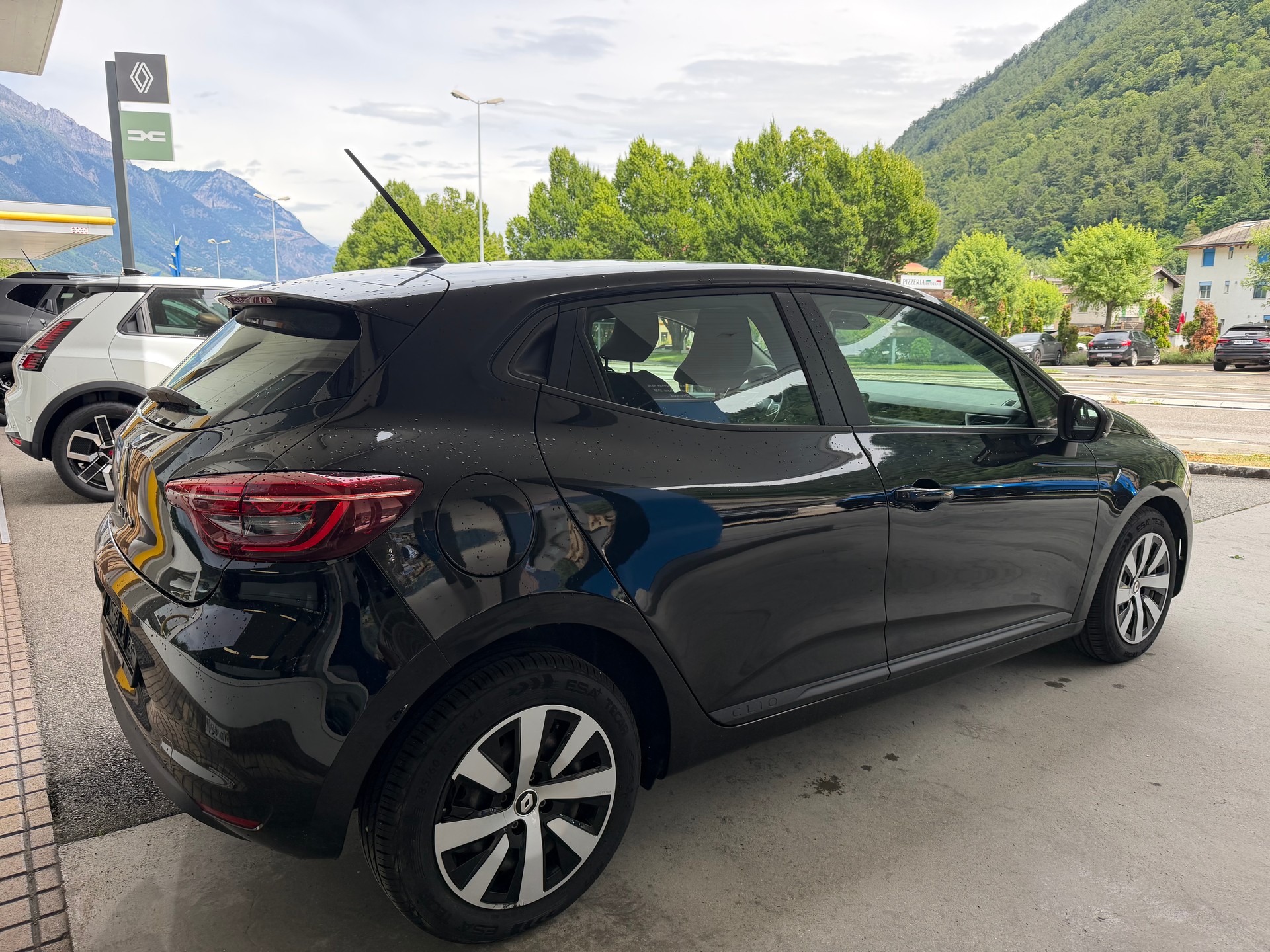 RENAULT Clio 1.0 Equilibre-image-2