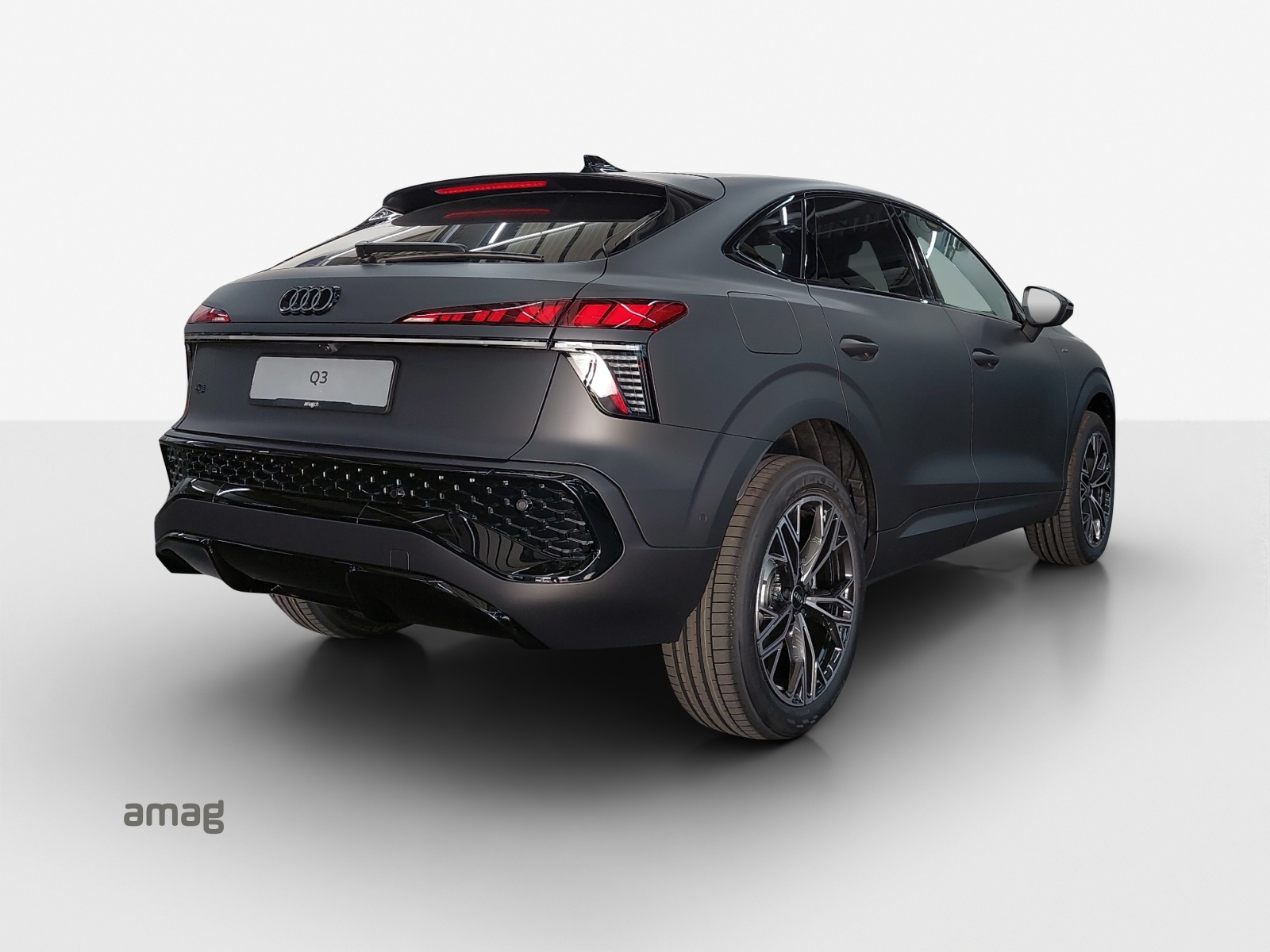 AUDI Q3 Sportback e-hybrid 200 kW S tronig-image-4