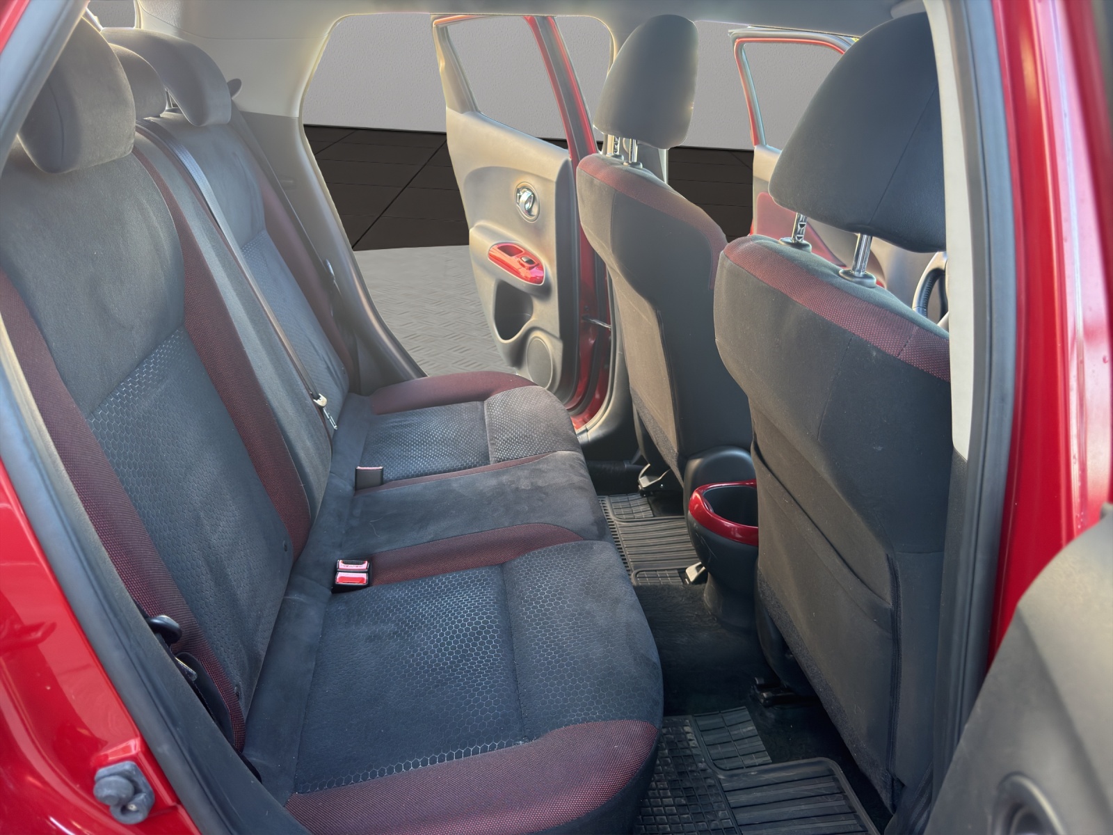 NISSAN Juke 1.6 DIG-T tekna 4x4 Xtronic M-CVT-image-17