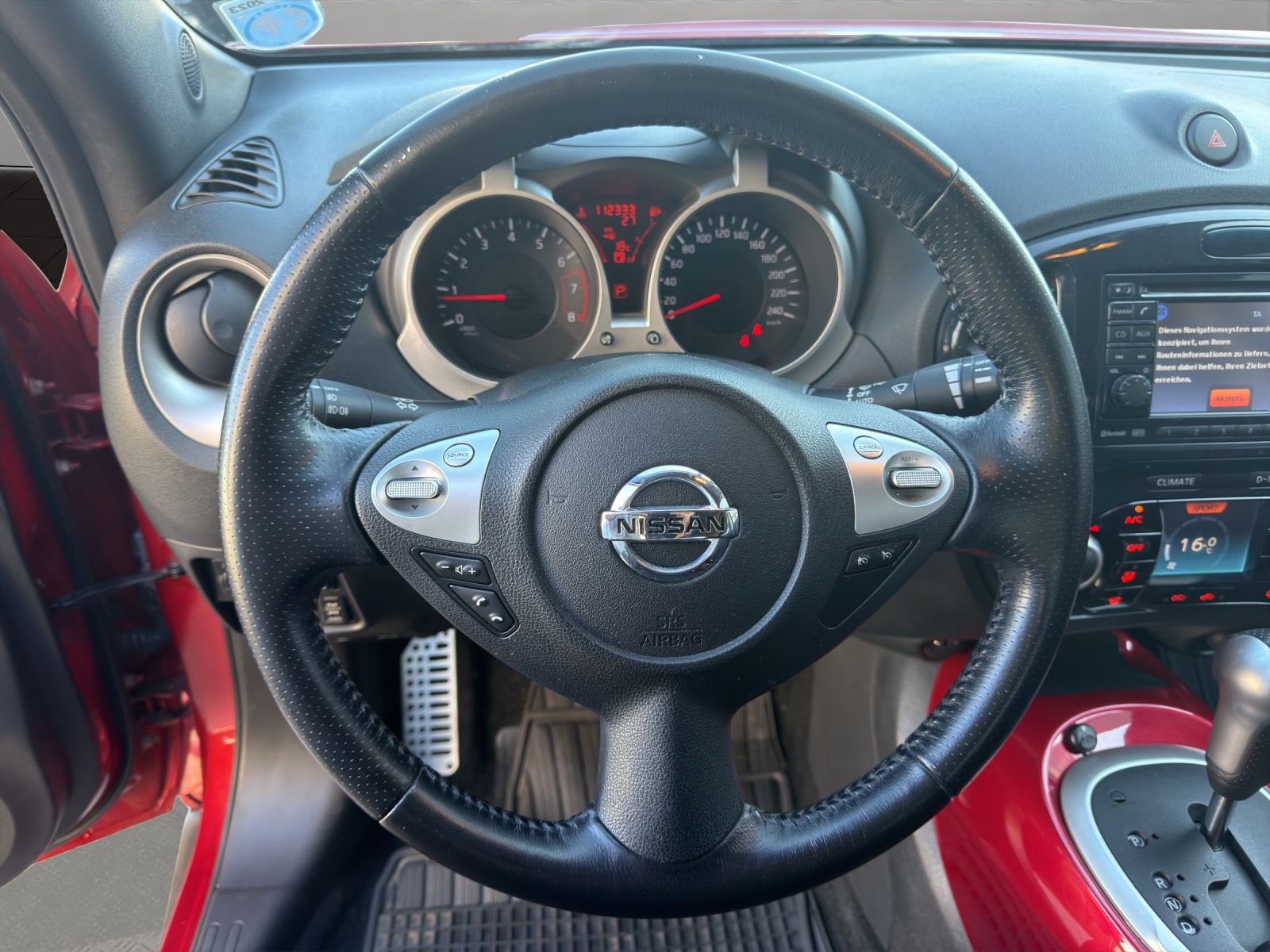 NISSAN Juke 1.6 DIG-T tekna 4x4 Xtronic M-CVT-image-9
