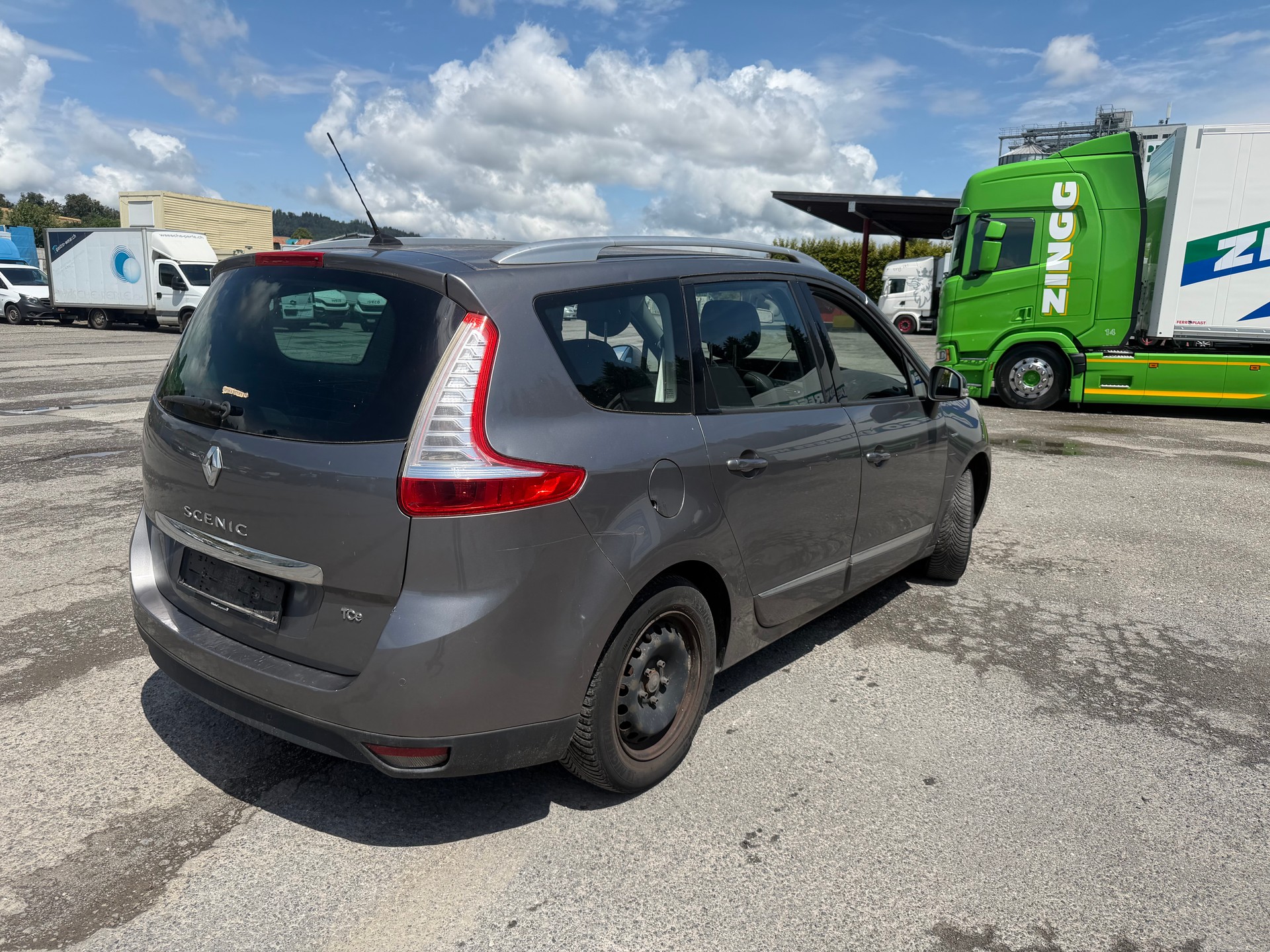 RENAULT Grand Scénic 1.4 16V Turbo Privilège-image-2