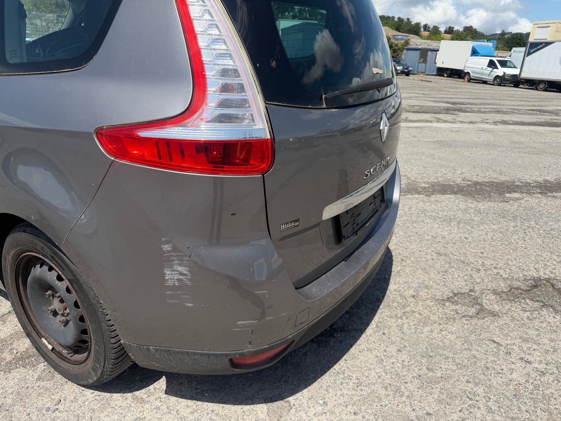 RENAULT Grand Scénic 1.4 16V Turbo Privilège-image-12