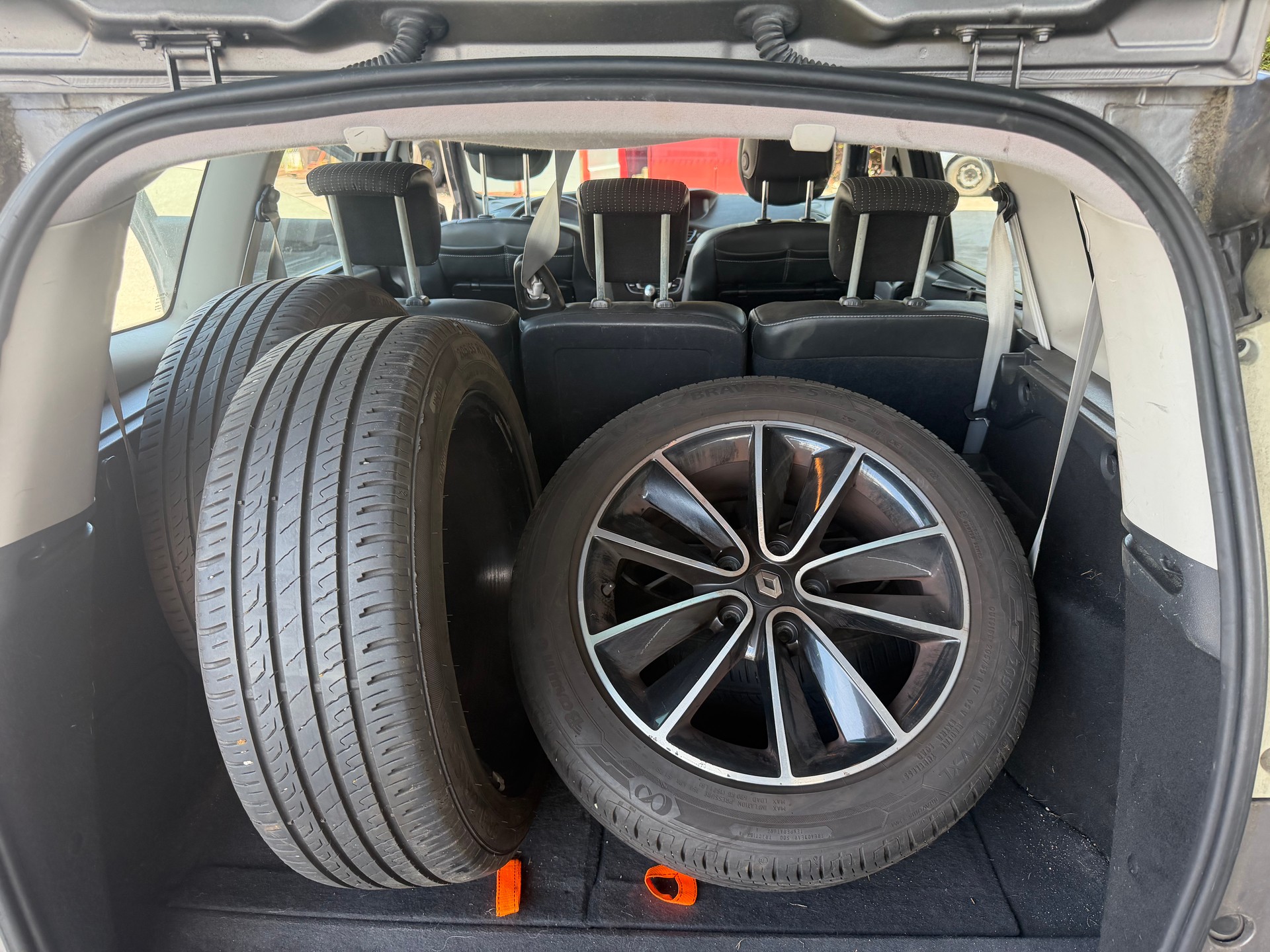 RENAULT Grand Scénic 1.4 16V Turbo Privilège-image-9