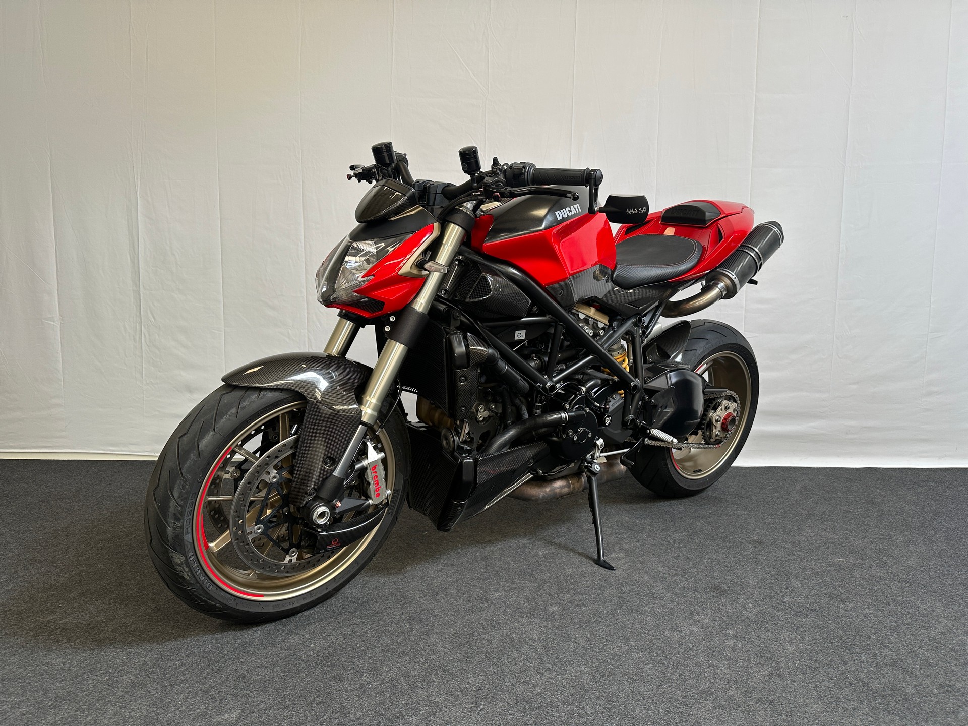 DUCATI Streetfighter 1099-showroom-element-3
