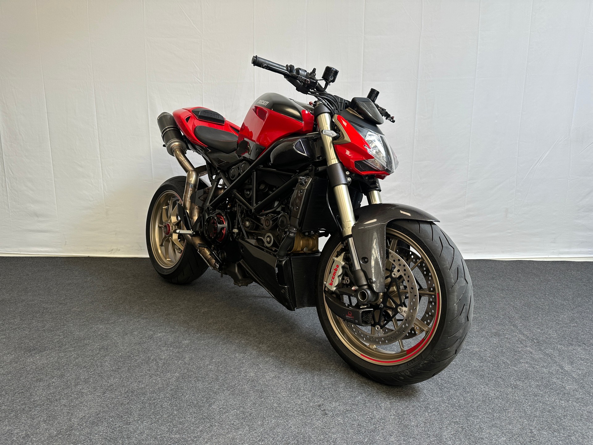 DUCATI Streetfighter 1099-showroom-element-2