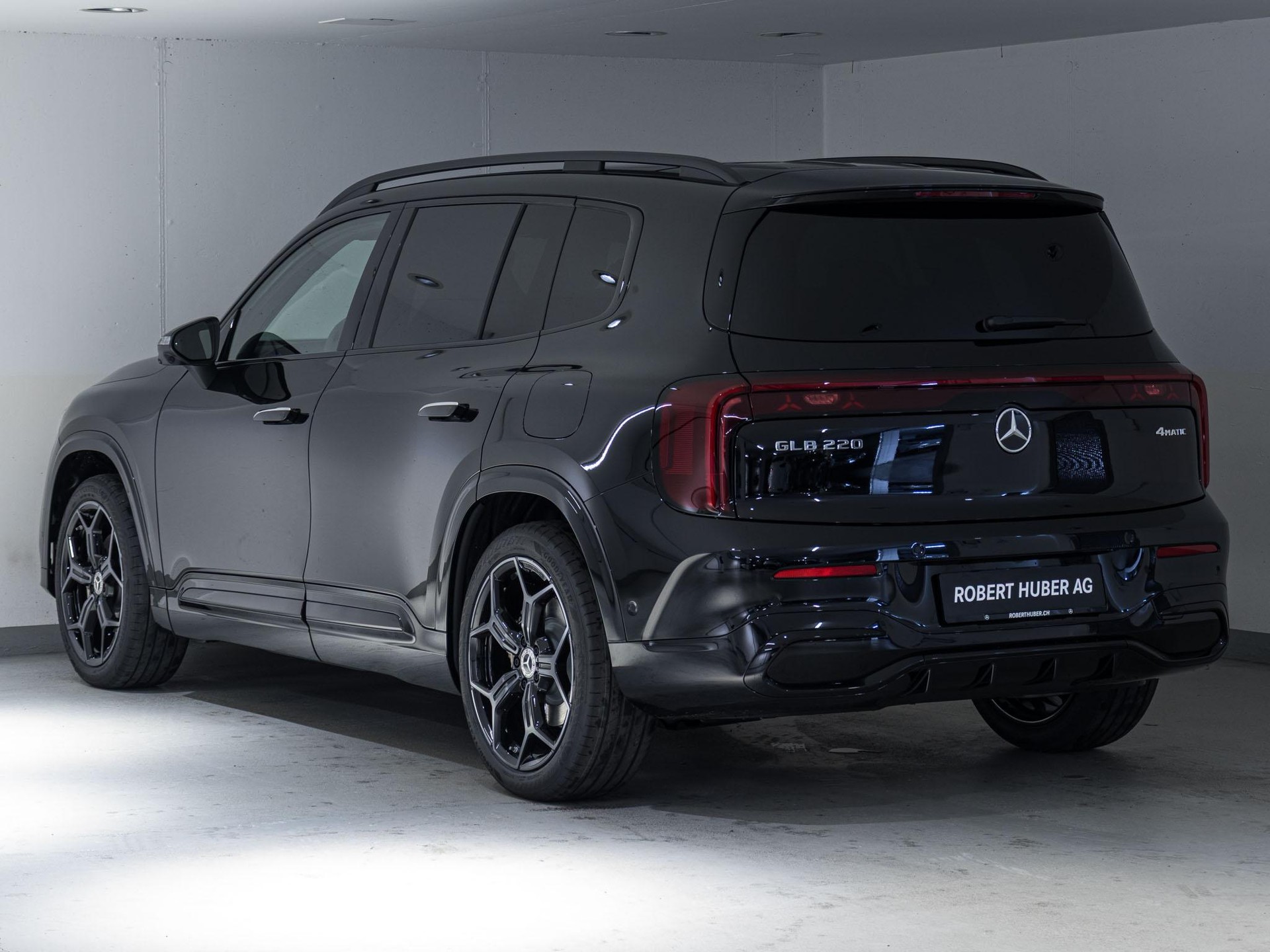 MERCEDES-BENZ GLB 220 4MATIC-image-3