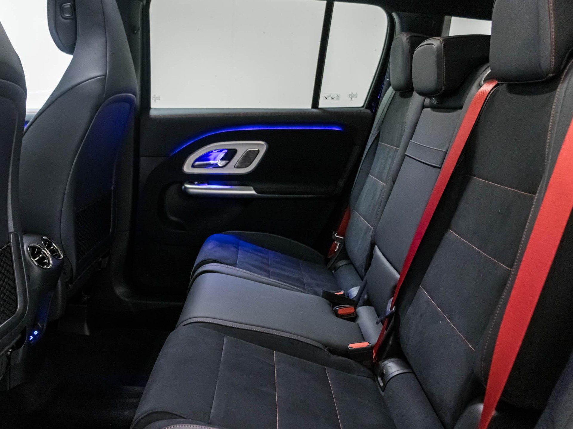 MERCEDES-BENZ GLB 220 4MATIC-image-7