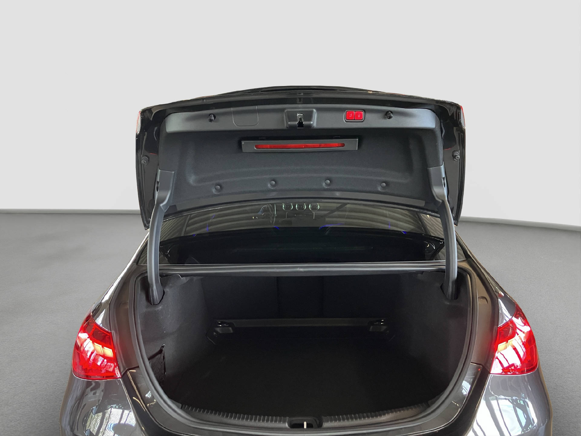 MERCEDES-BENZ C 300 d AMG Line 4MATIC-image-13