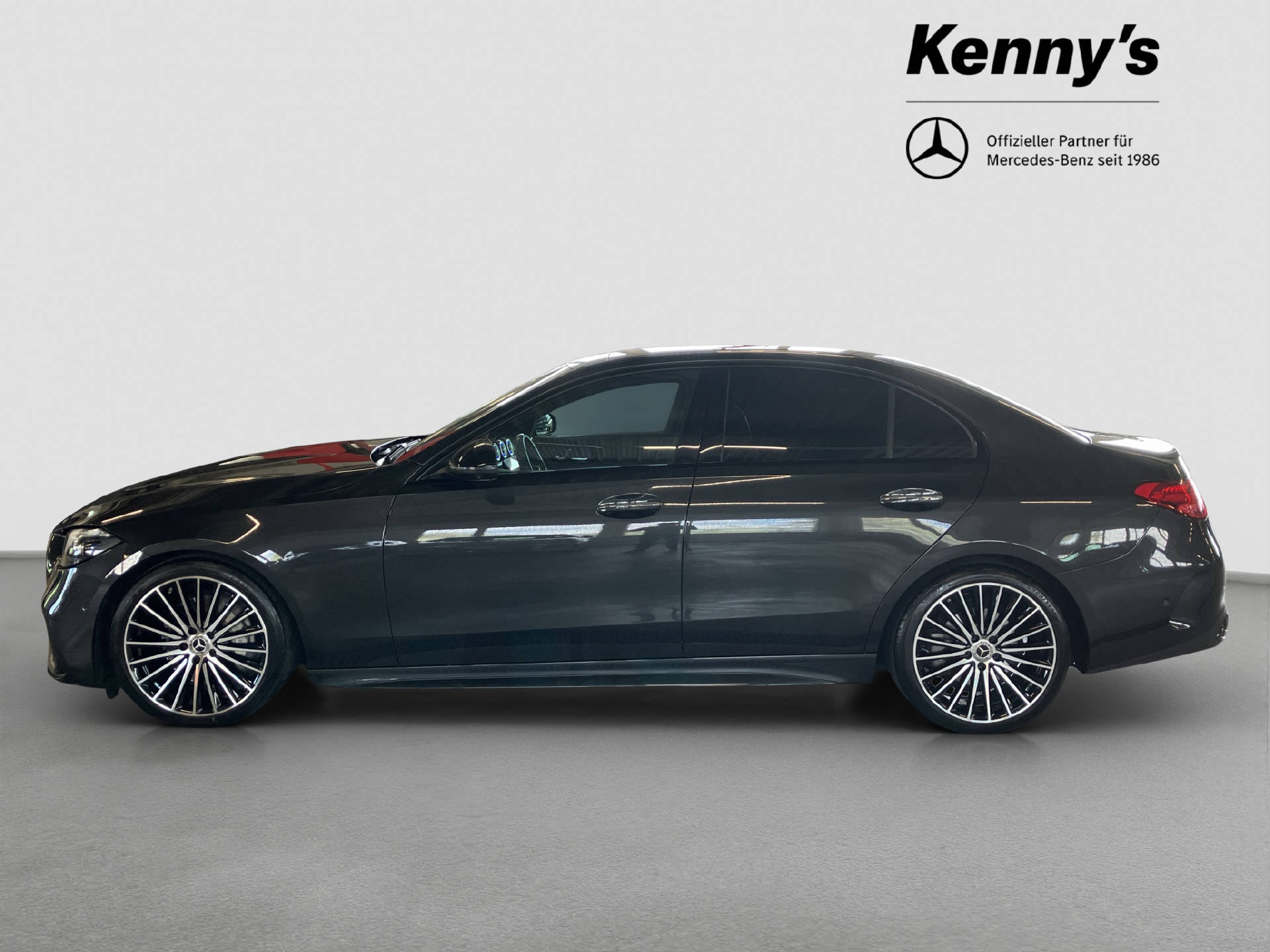 MERCEDES-BENZ C 300 d AMG Line 4MATIC-showroom-element-2