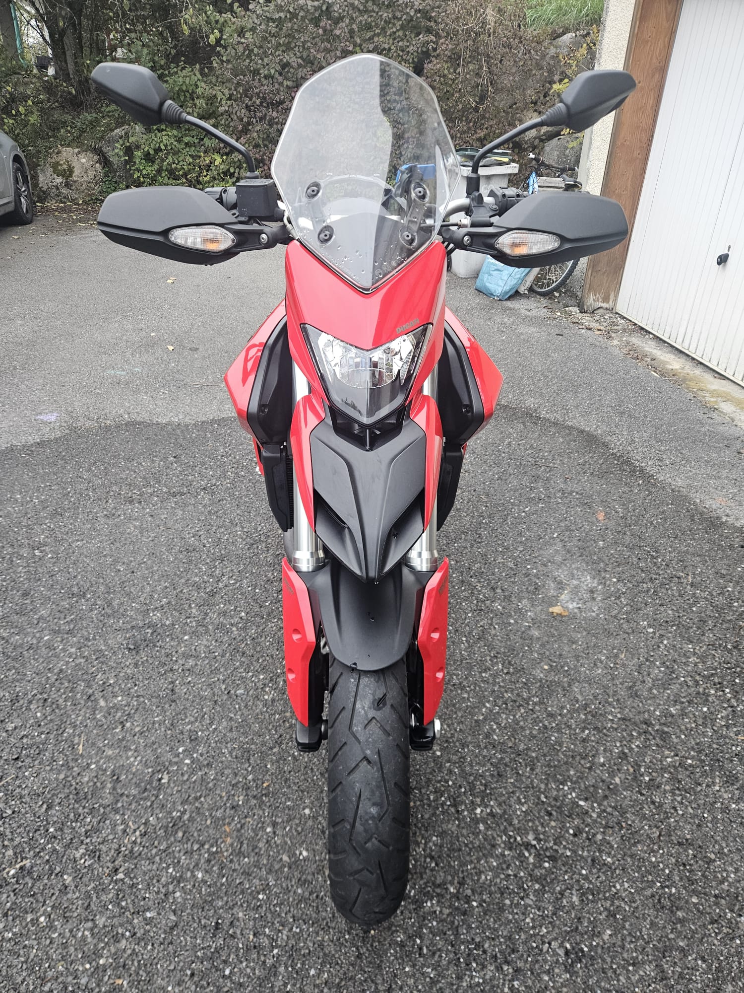 DUCATI Hyperstrada 821
