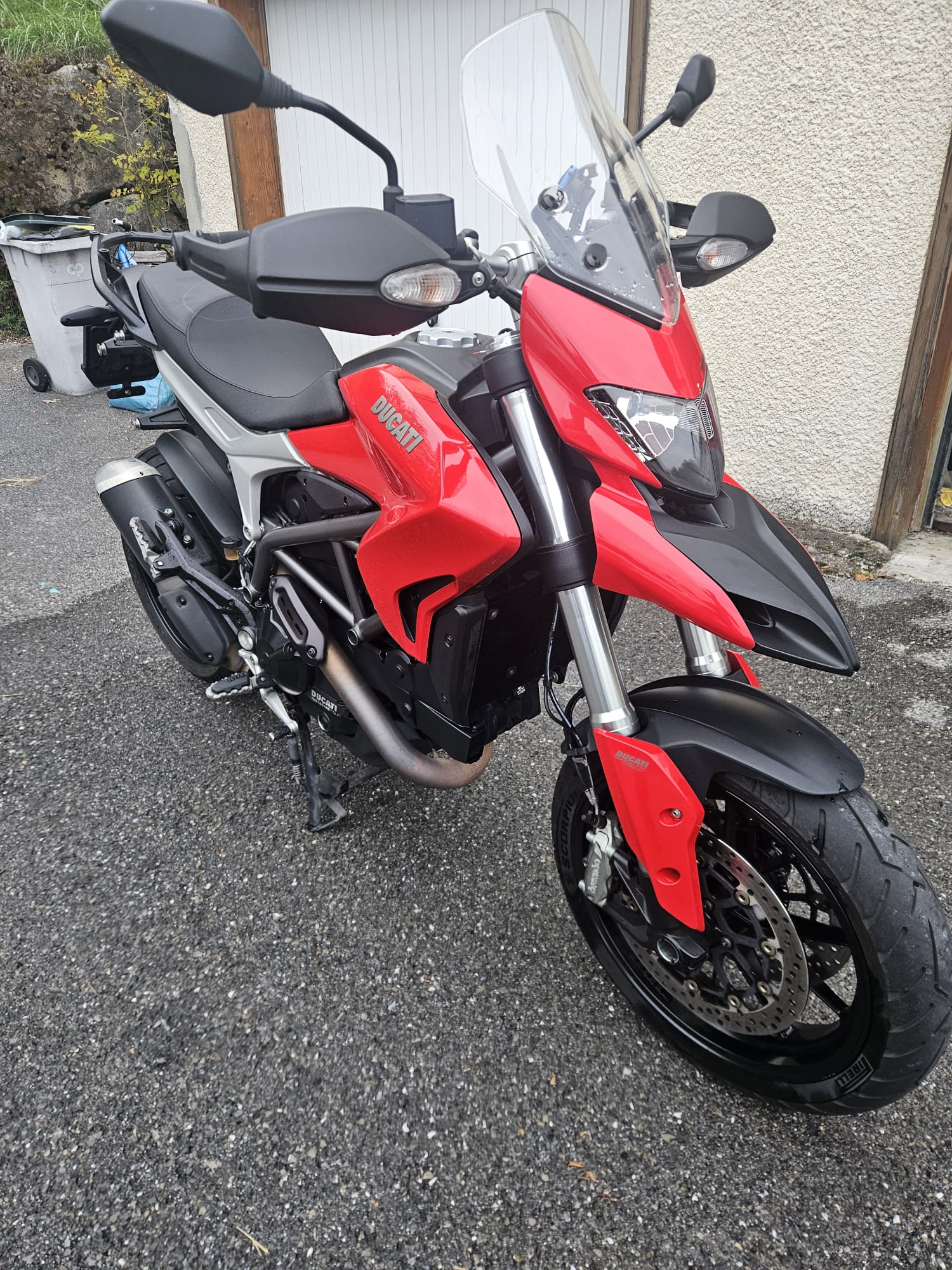 DUCATI Hyperstrada 821-image-2