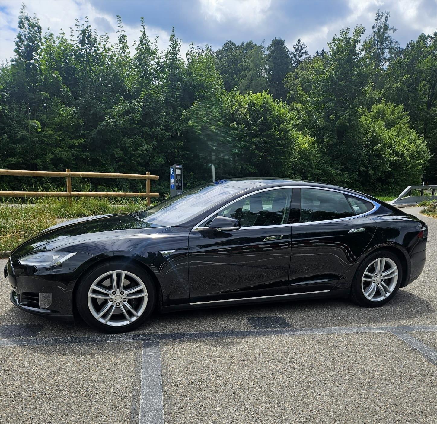 TESLA 70 D-image-0