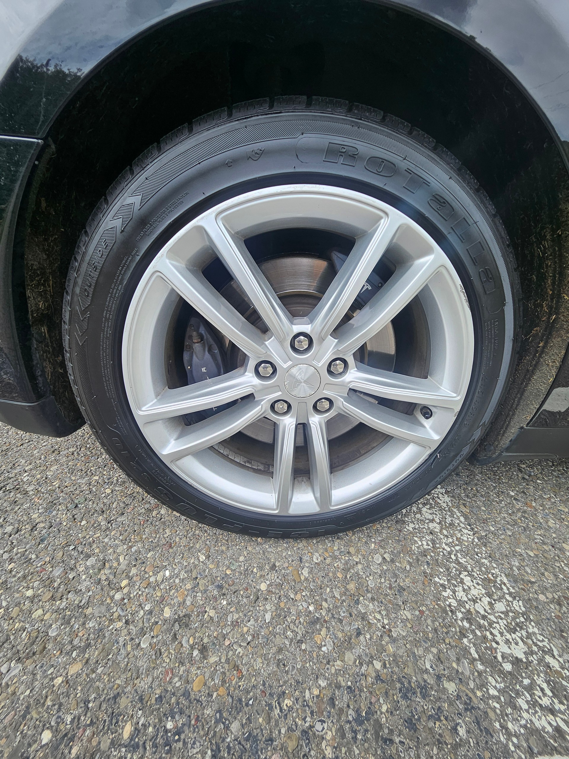 TESLA Model S 70 D-image-4