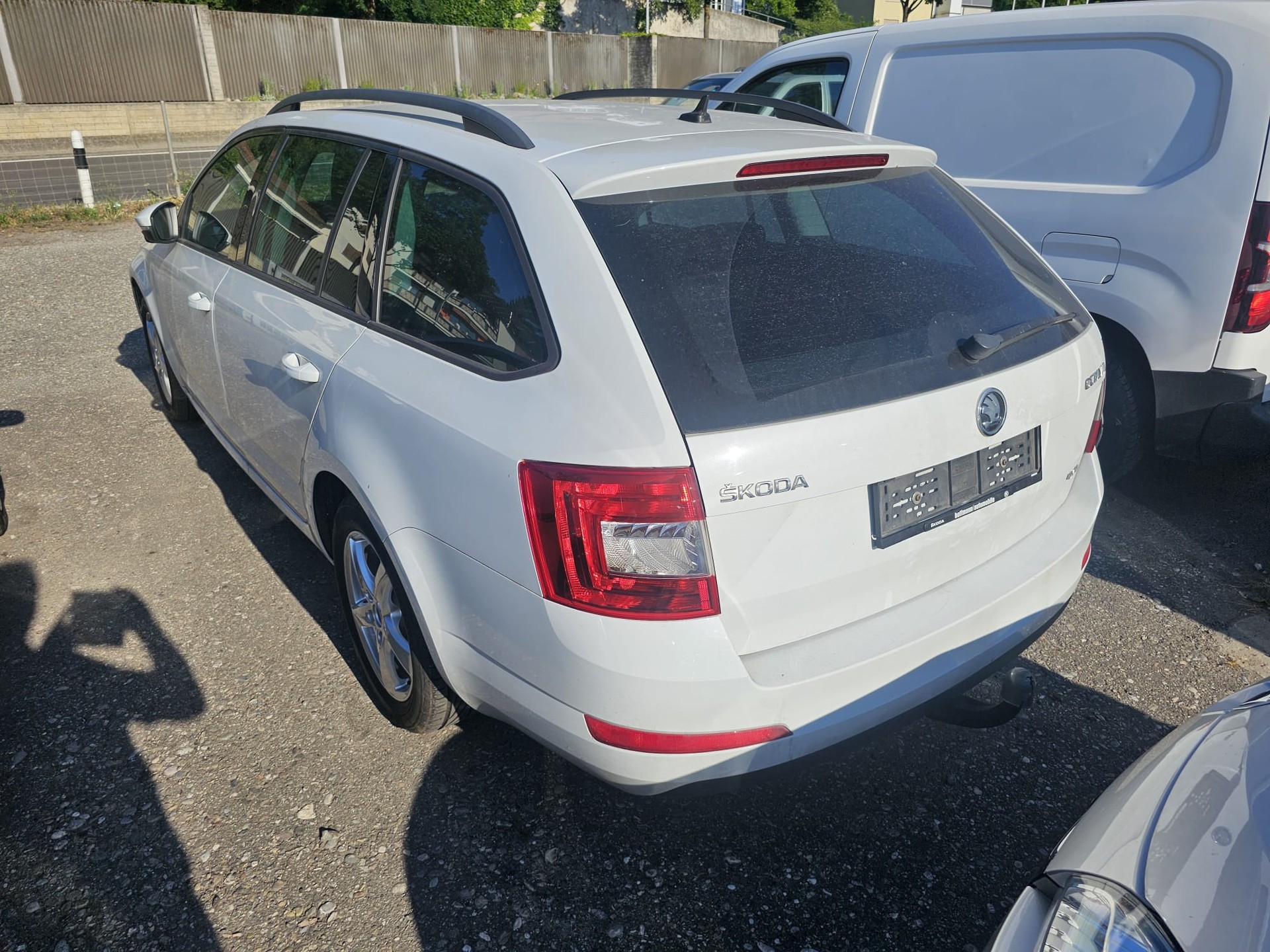 SKODA Octavia Combi 2.0 TDI Ambition 4x4 DSG-image-8