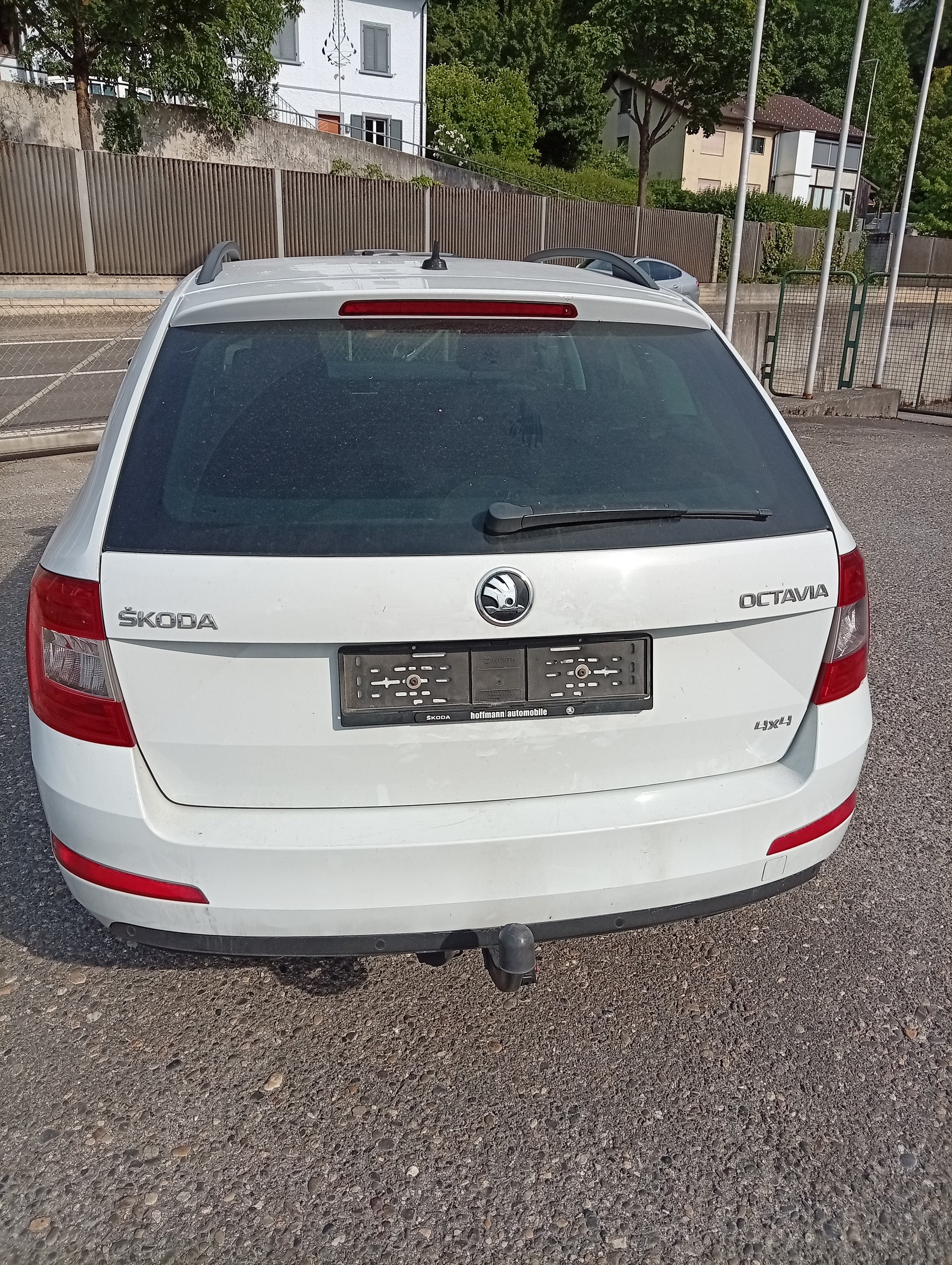 SKODA Octavia Combi 2.0 TDI Ambition 4x4 DSG-image-2