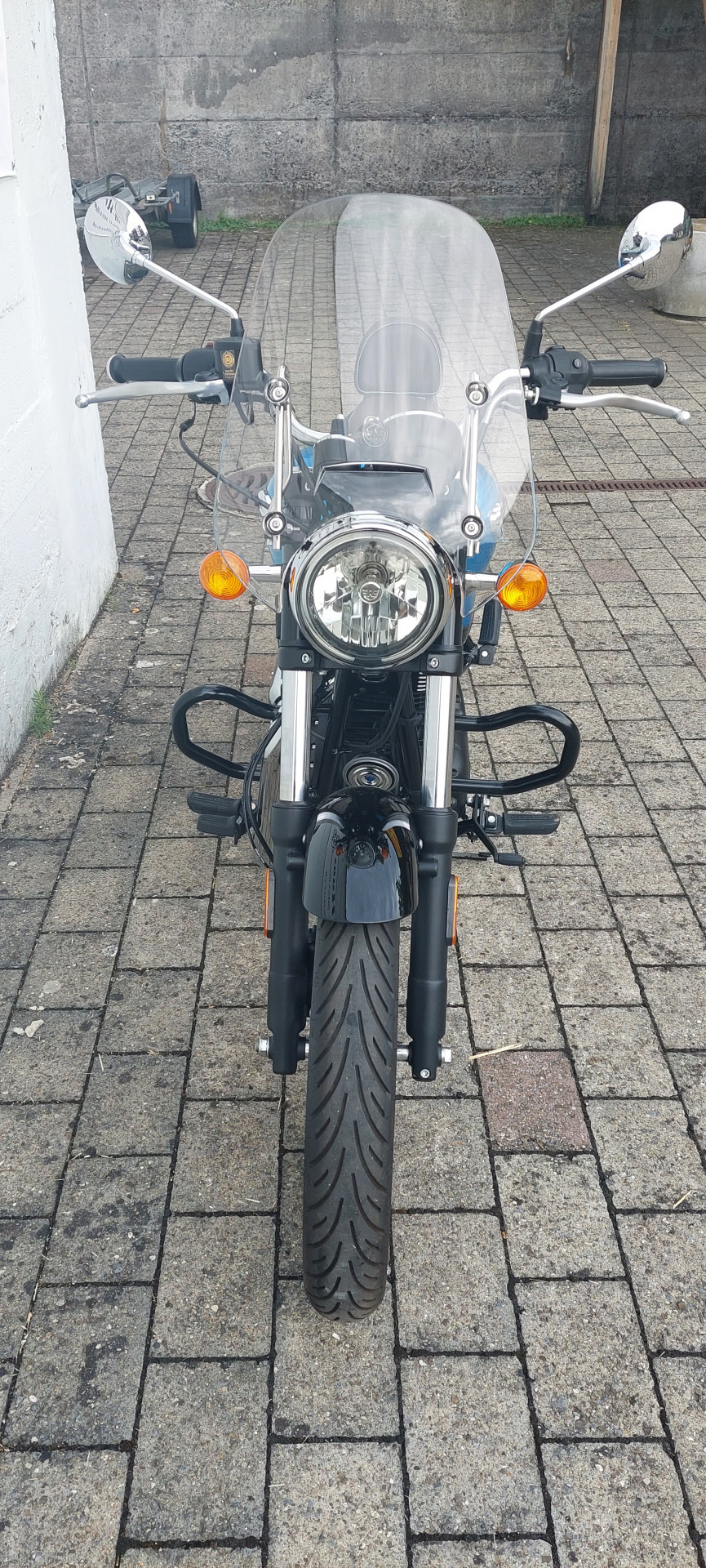 ROYAL ENFIELD Meteor 350-showroom-element-3
