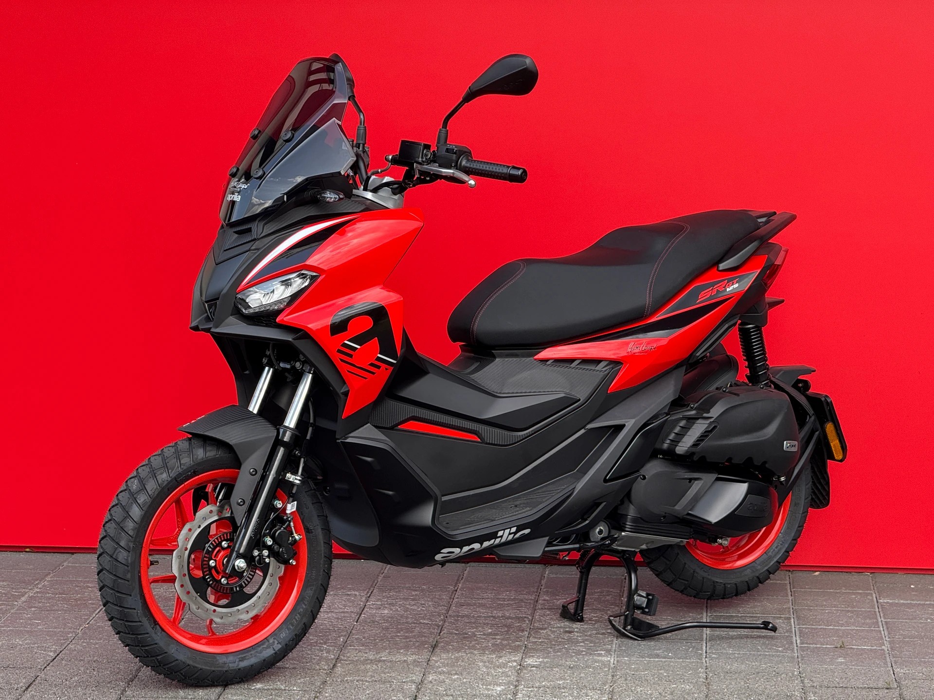APRILIA SR 125 GT Sport ABS E5+-showroom-element-2