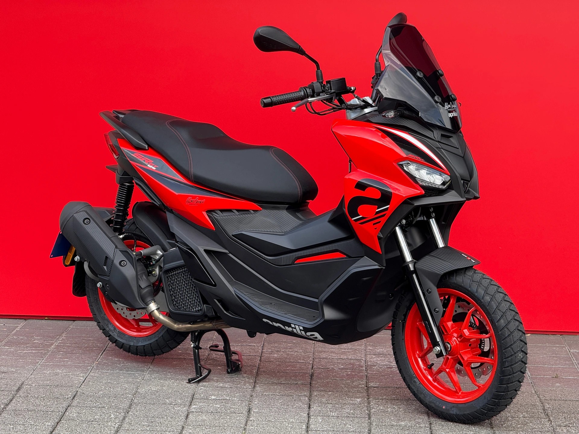 APRILIA SR 125 GT Sport ABS E5+-showroom-element-1