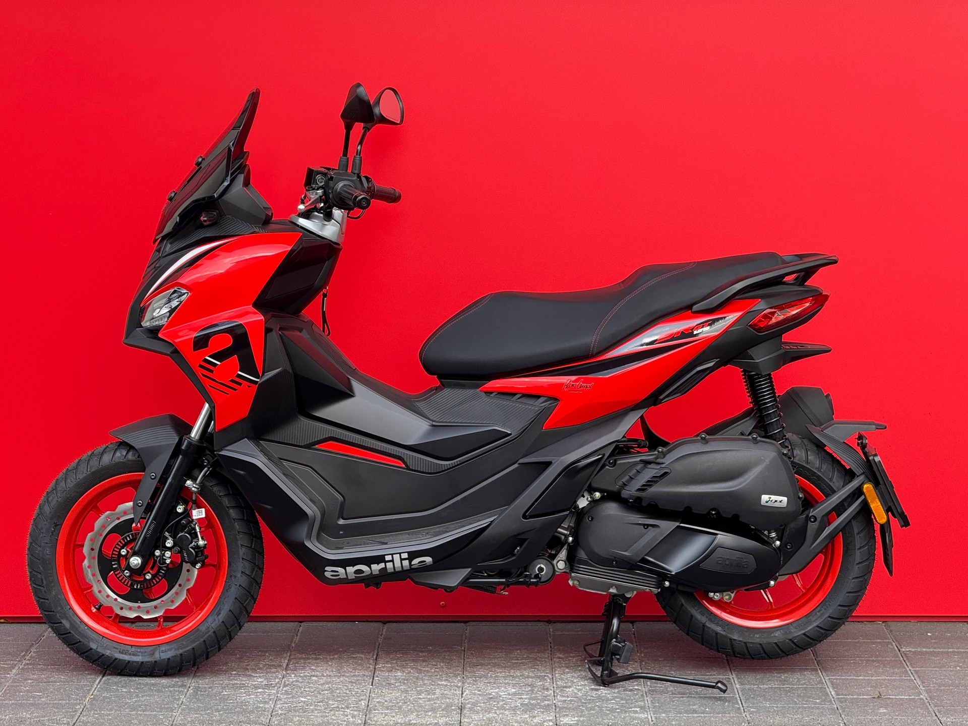 APRILIA SR 125 GT Sport ABS E5+-showroom-element-3