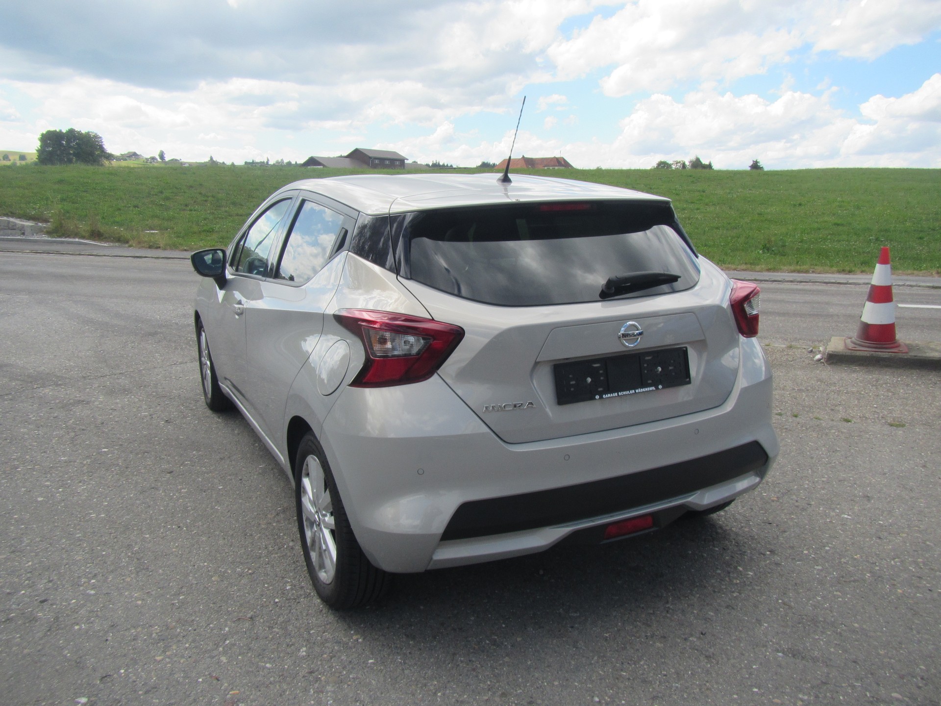 NISSAN Micra IG-T 100 n-connecta Xtronic-image-2