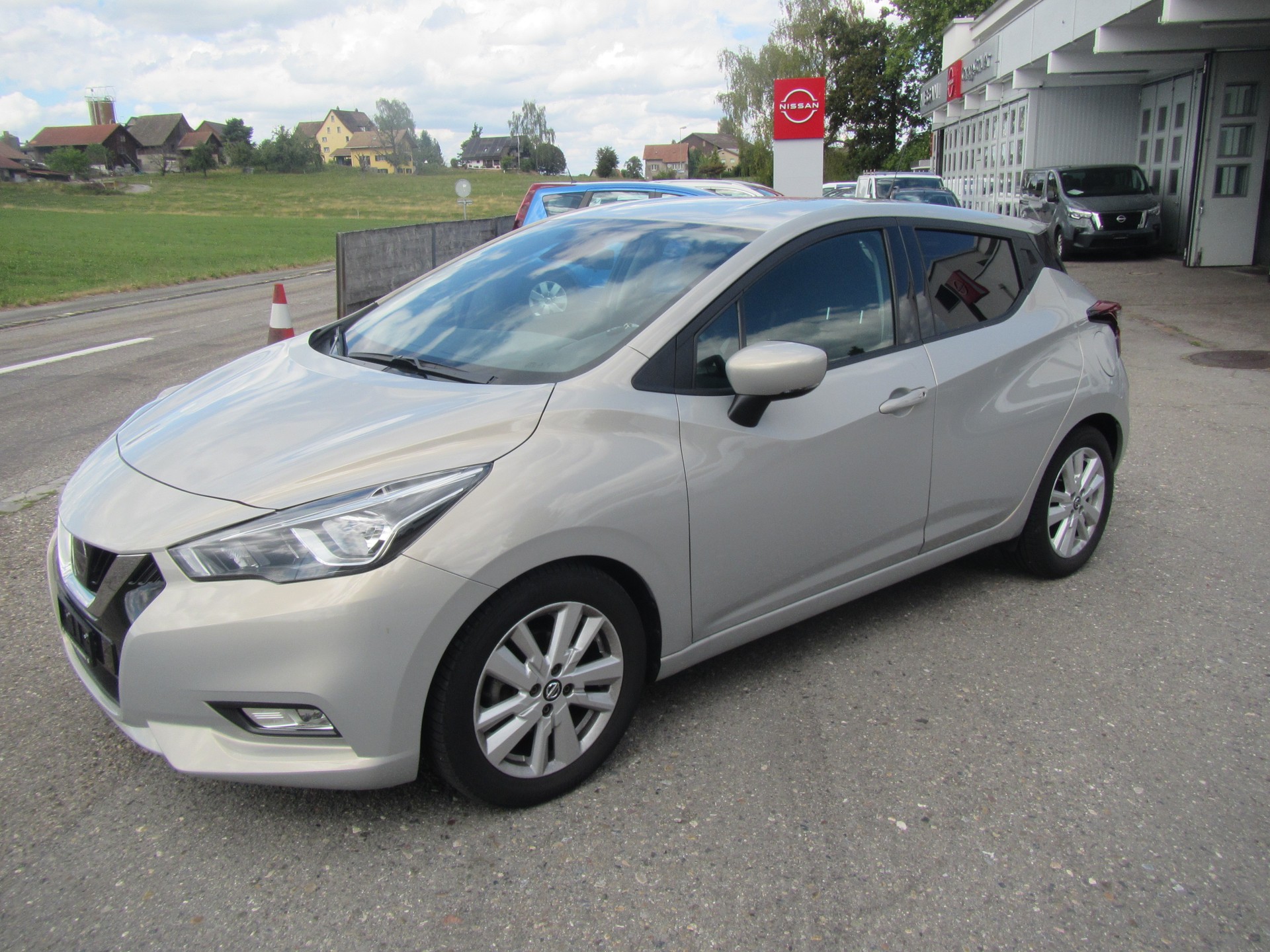NISSAN Micra IG-T 100 n-connecta Xtronic-image-1
